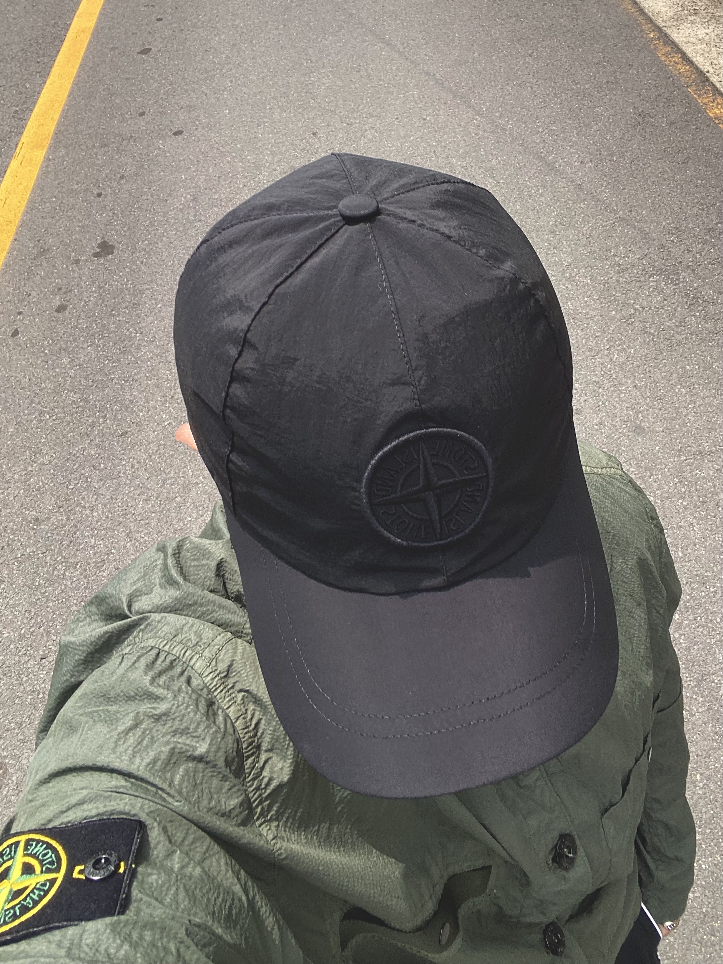 Stone Island 9100995 Nylon Metal in Econyl Baseball Cap Black - 25SS, Supreme x Nike Track Pant Black - 25SS 착용 스타일 - 1