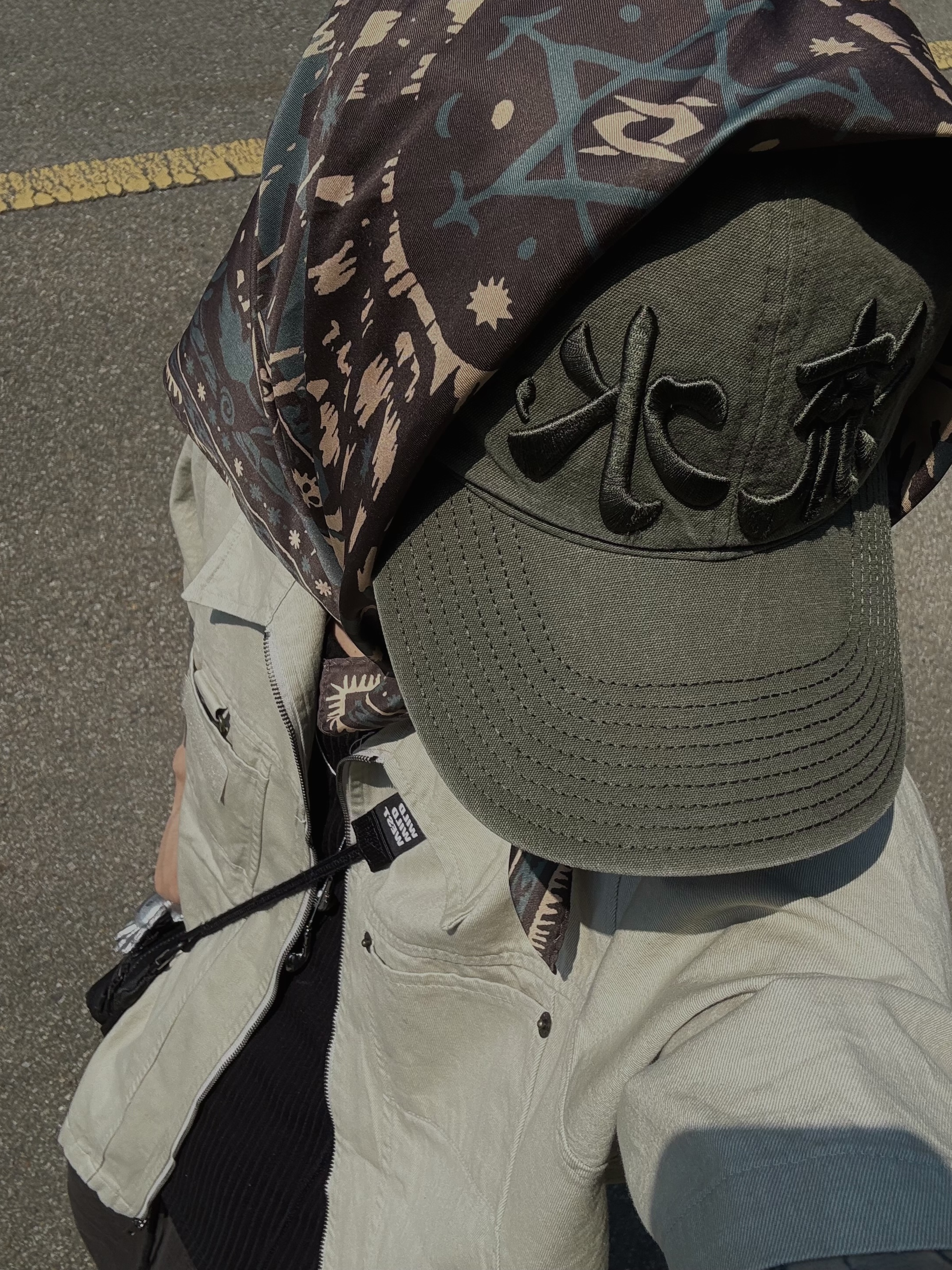 The Coldest Moment Program Cap Navy, Oofos OOriginal Black 착용 스타일 - 3
