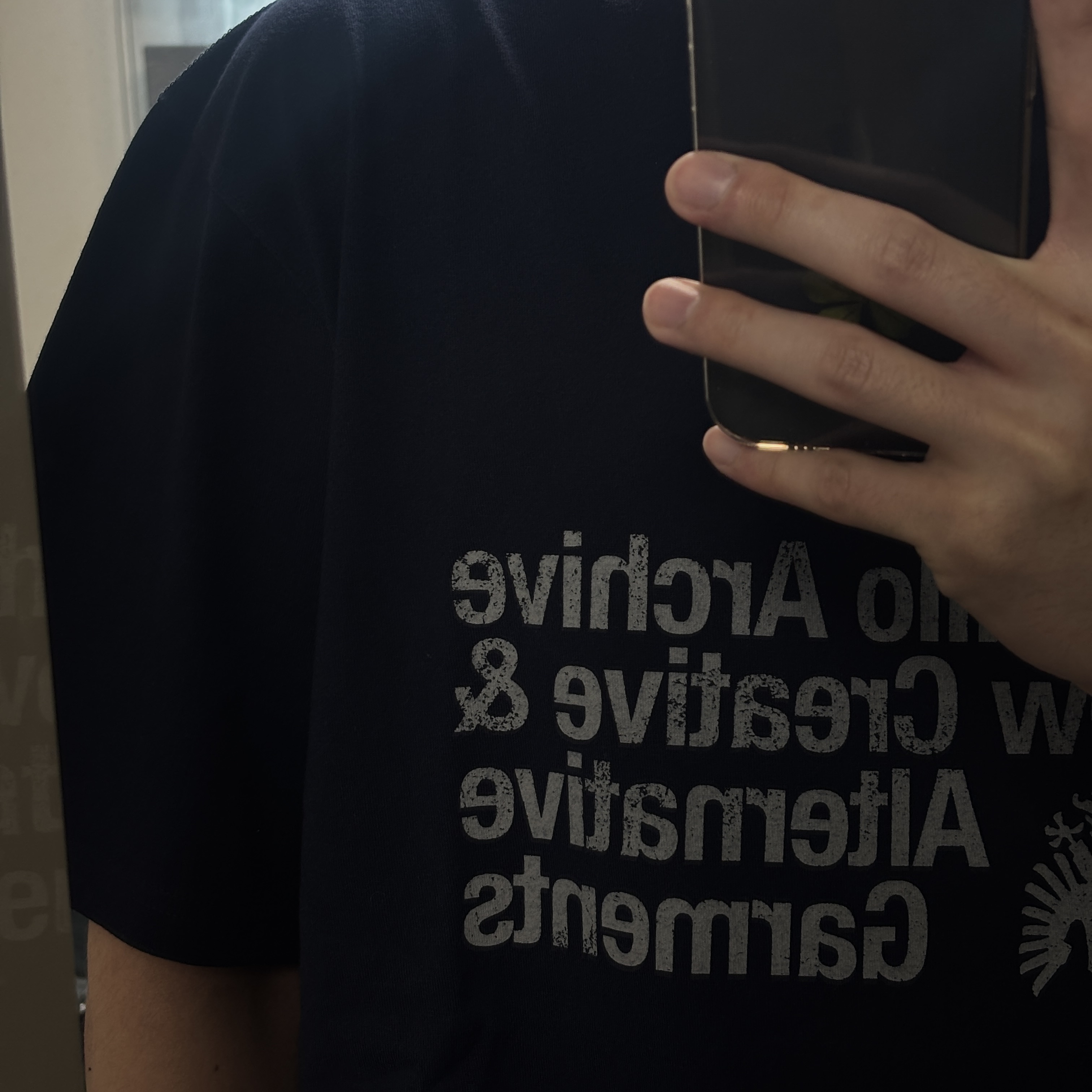 Millo Archive Oblique T-Shirts Deep Navy 착용 스타일