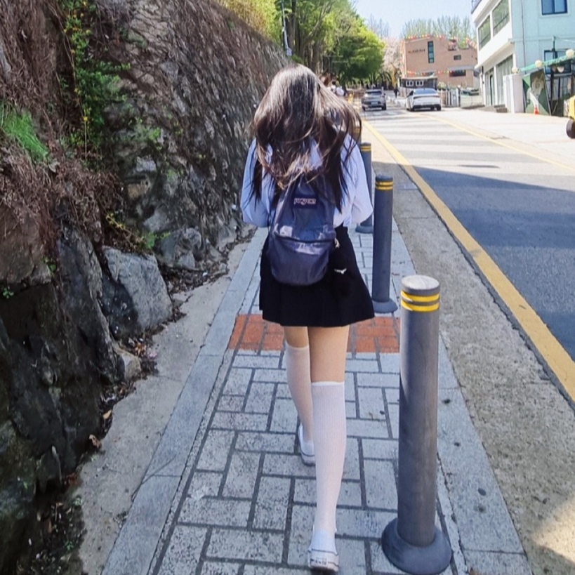 Jansport Draw Sack Black, (W) Uniqlo x JW Anderson Oxford Boxy Shirt Stripe Light Blue - KR 착용 스타일