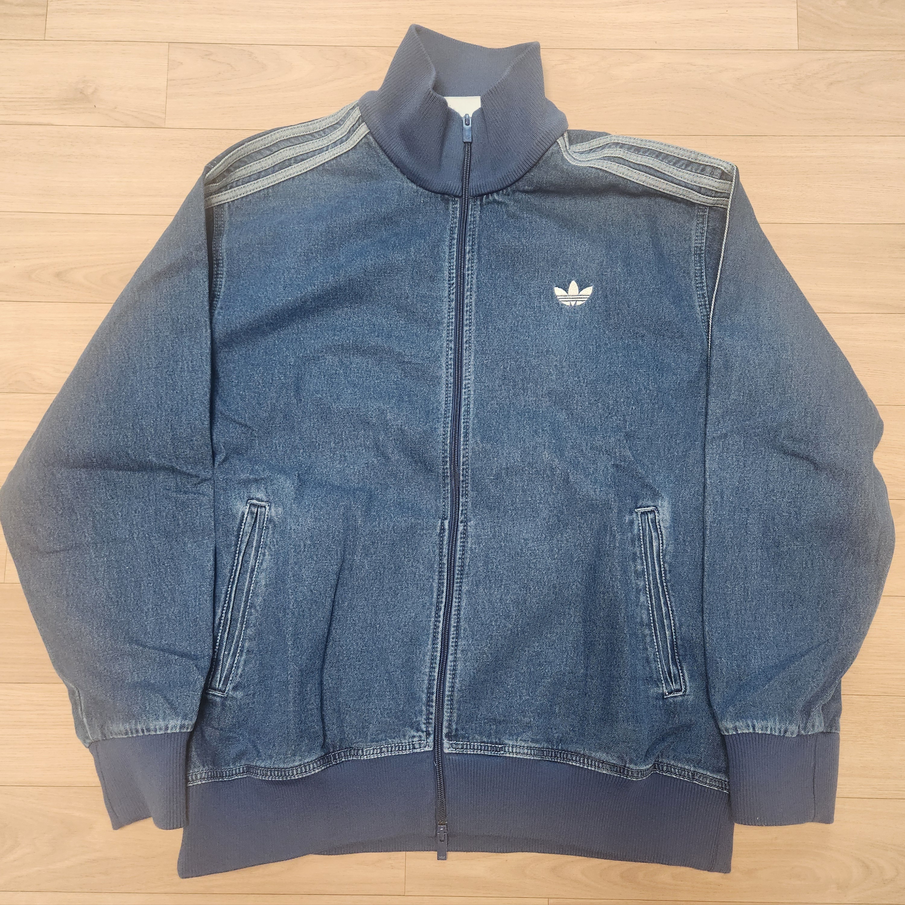 Adidas Adicolor Denim Firebird Track Top Medium Blue Denim - KR Sizing 착용 스타일