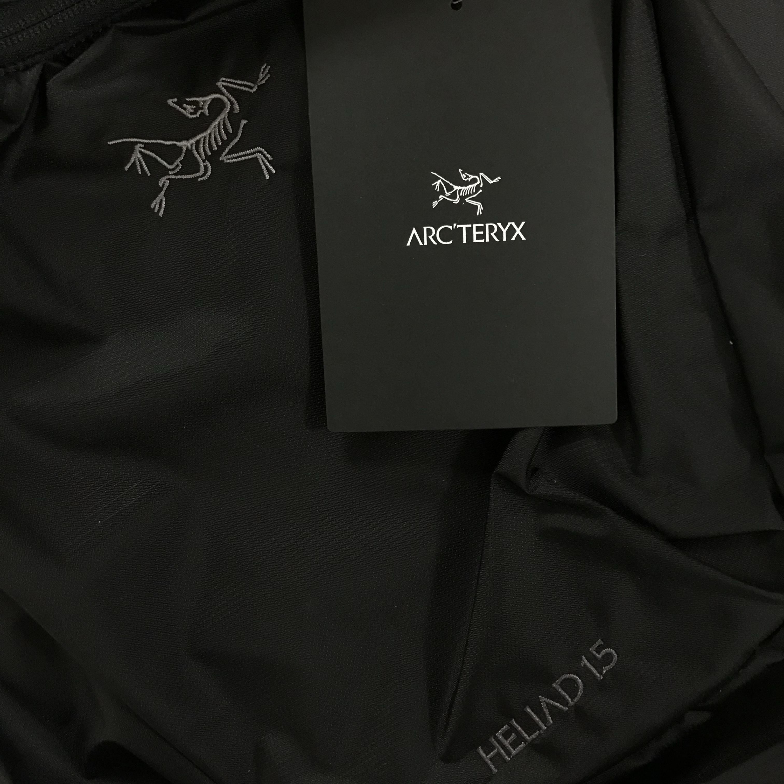 Arc'teryx Heliad 15 Backpack Black 착용 스타일