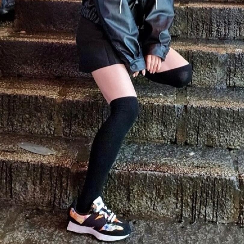 (W) New Balance 327 Black Oyster Pink 착용 스타일