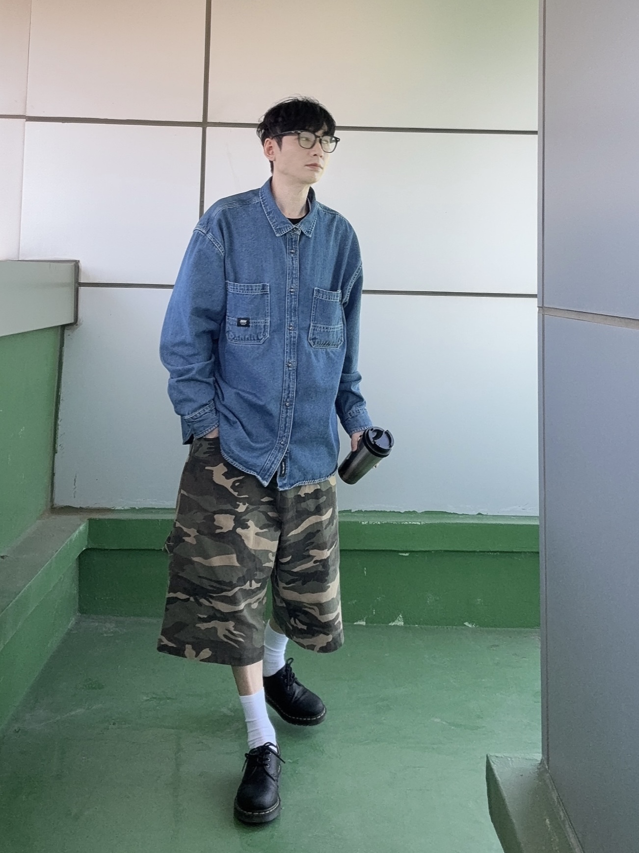 Dr. Martens 1461 Ambassador Black, SLOW RECORD HOUSE Carpenter Bermuda Wide Camo Pants Vintage Green 착용 스타일 - 3