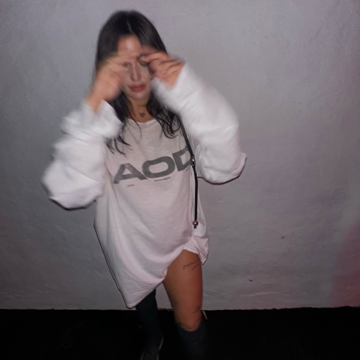 [KREAM 단독] AOD Long Sleeve Cotton T-Shirt Cloud Dancer - 24FW 착용 스타일 - 2