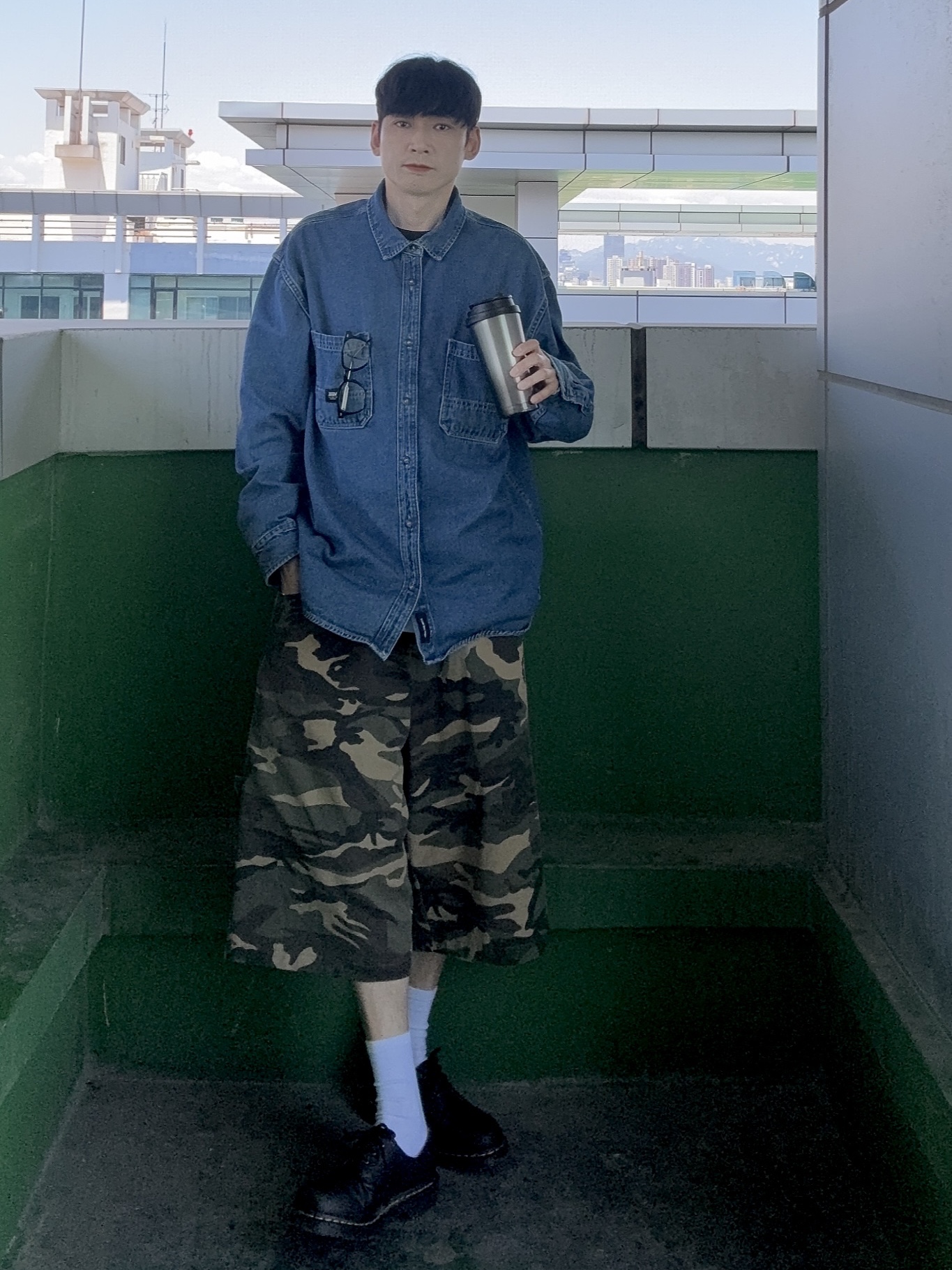 Dr. Martens 1461 Ambassador Black, SLOW RECORD HOUSE Carpenter Bermuda Wide Camo Pants Vintage Green 착용 스타일 - 2
