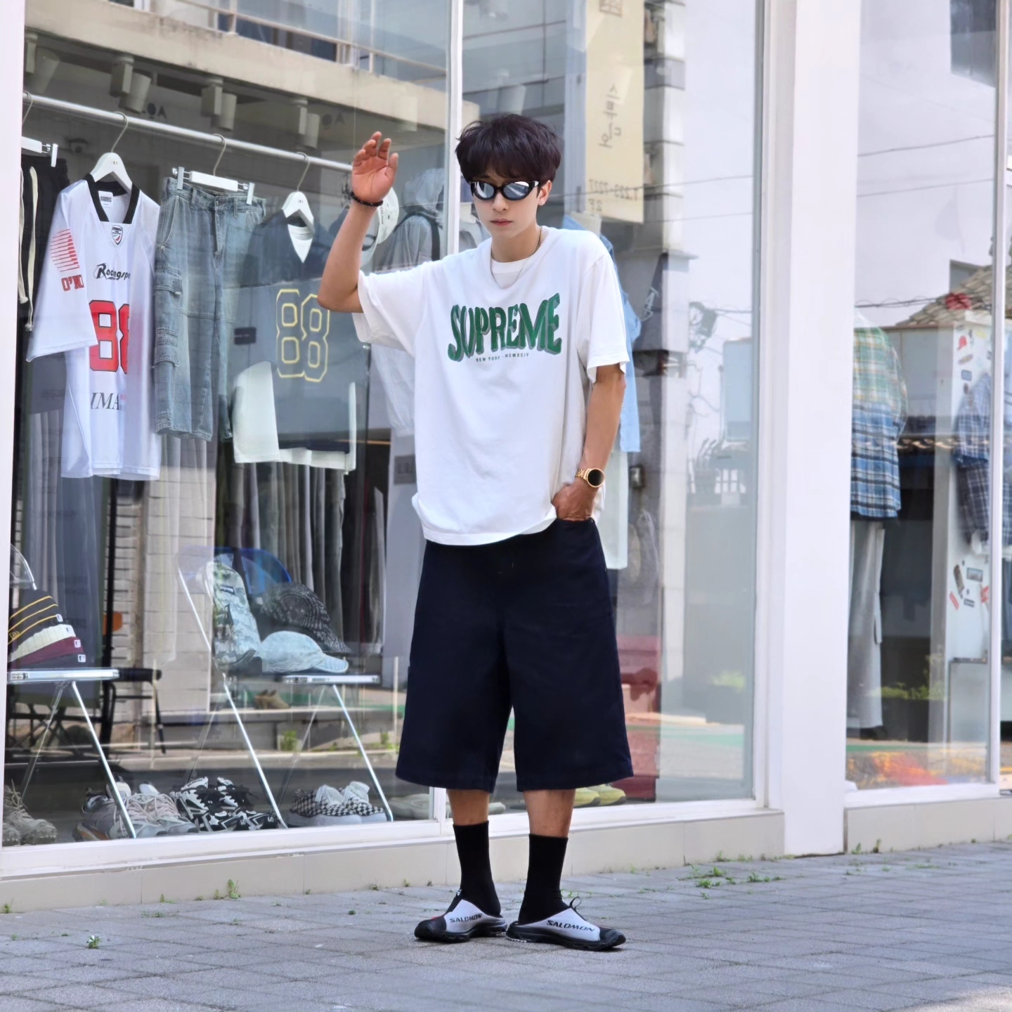 Supreme Flocked Washed S/S Top White - 25SS, Salomon RX Slide 3.0 Seasonal Black Fiery Red 착용 스타일 - 5