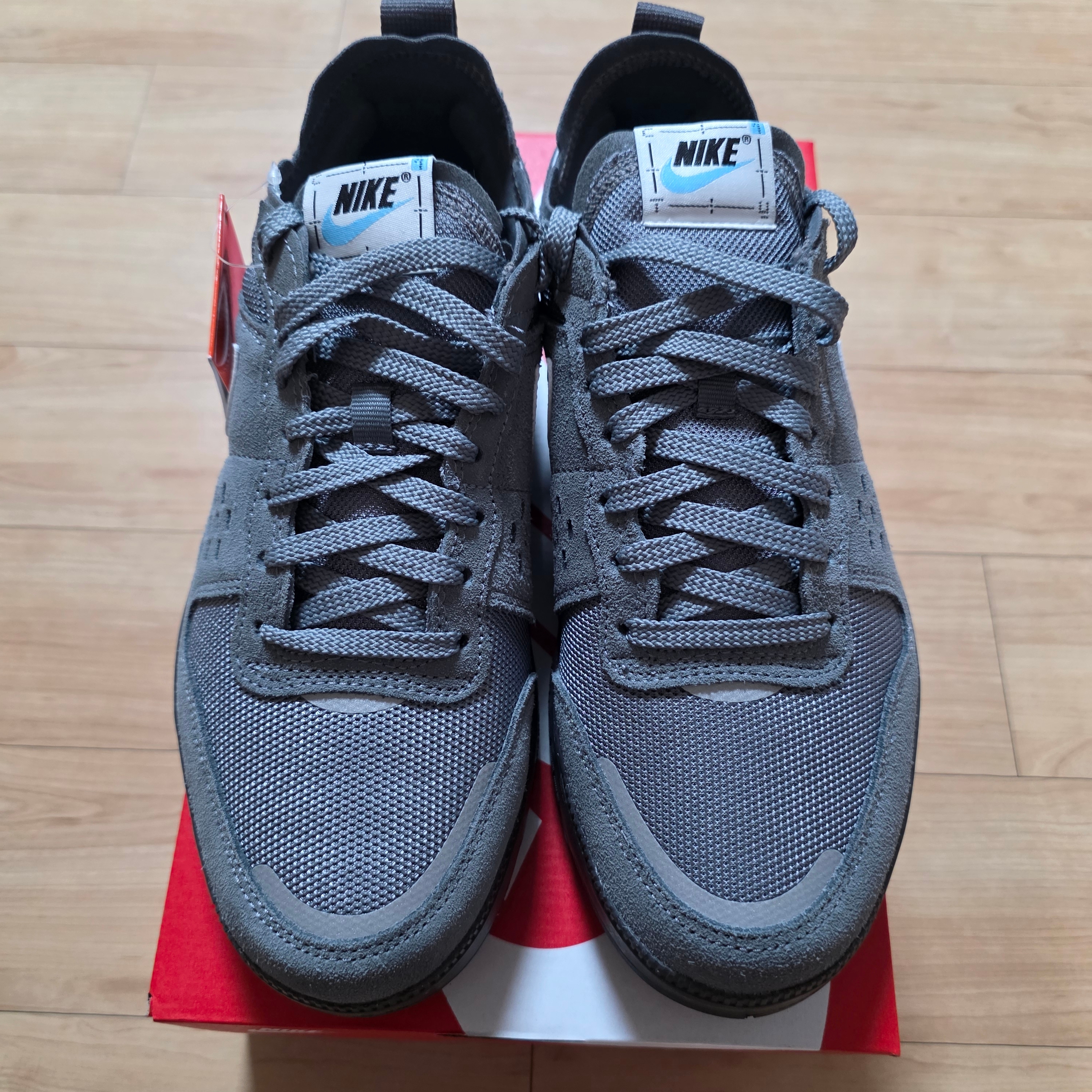 Nike C1TY Smoke Grey Medium Ash 착용 스타일