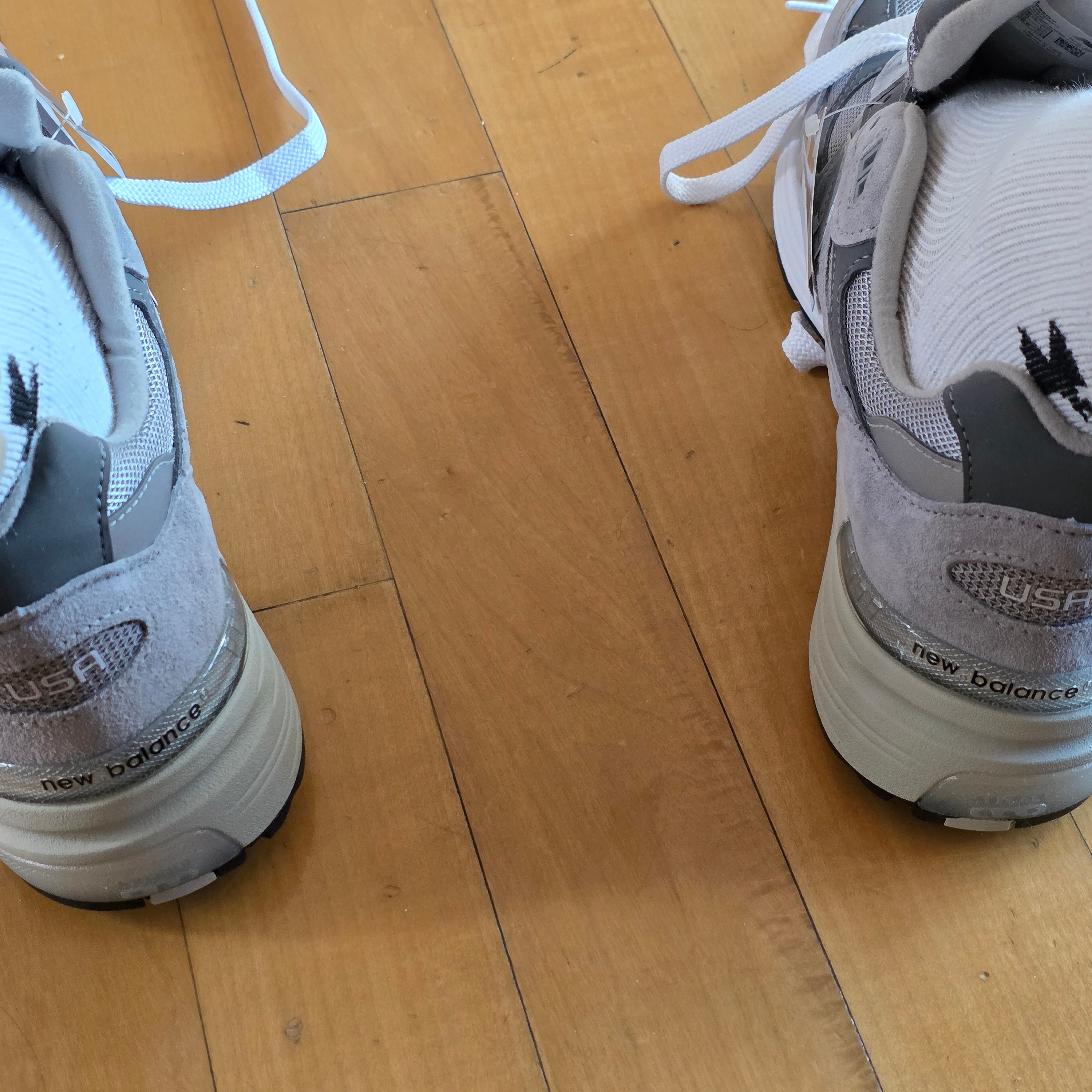New Balance 992 Made in USA Core Grey Silver Metallic 착용 스타일 - 8