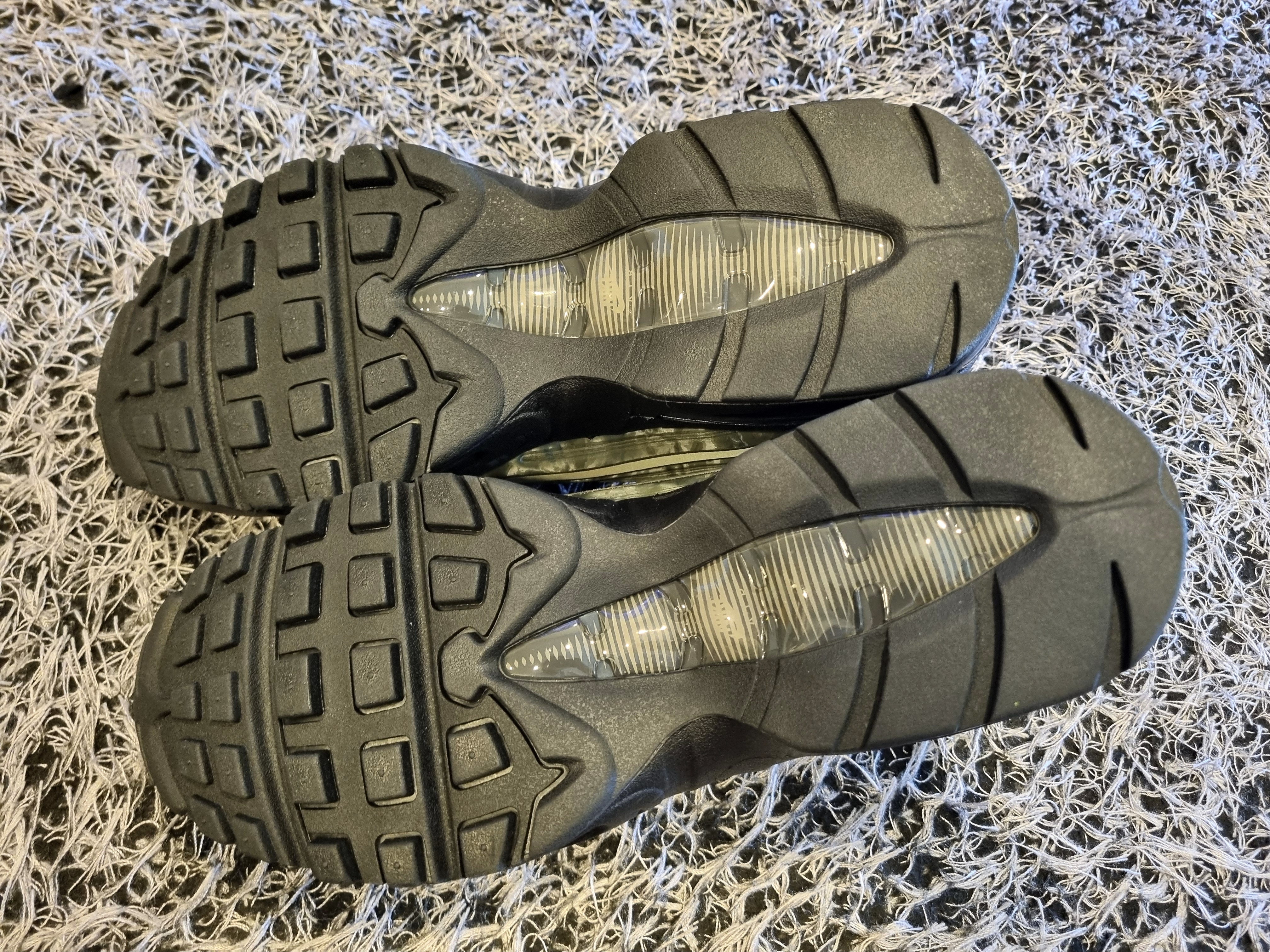 Nike x Worksout Air Max 95 Medium Olive and Sequoia 착용 스타일 - 6