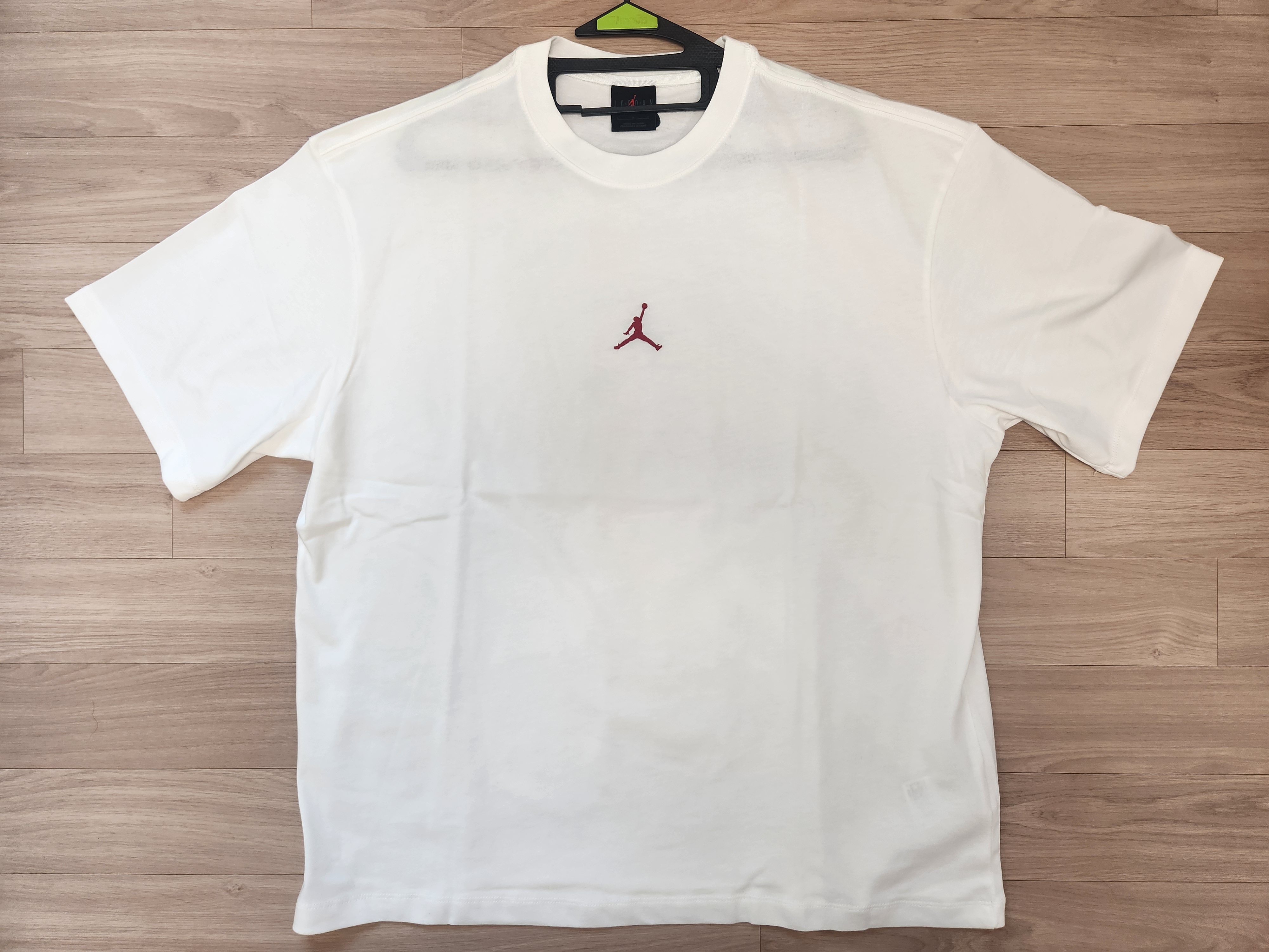 Jordan Seoul T-Shirt White Varsity Red (IB9106-100) 착용 스타일 - 1