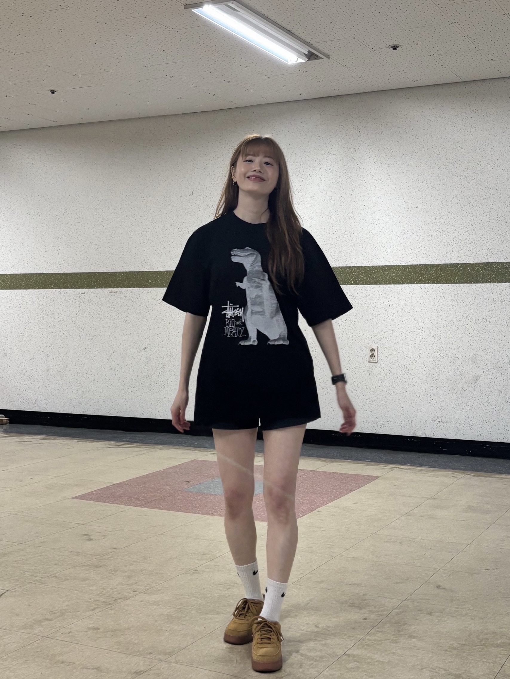 Stussy Big & Meaty Pigment Dyed T-Shirt Black, (GS) Nike Air Force 1 LV8 3 Wheat 착용 스타일 - 3