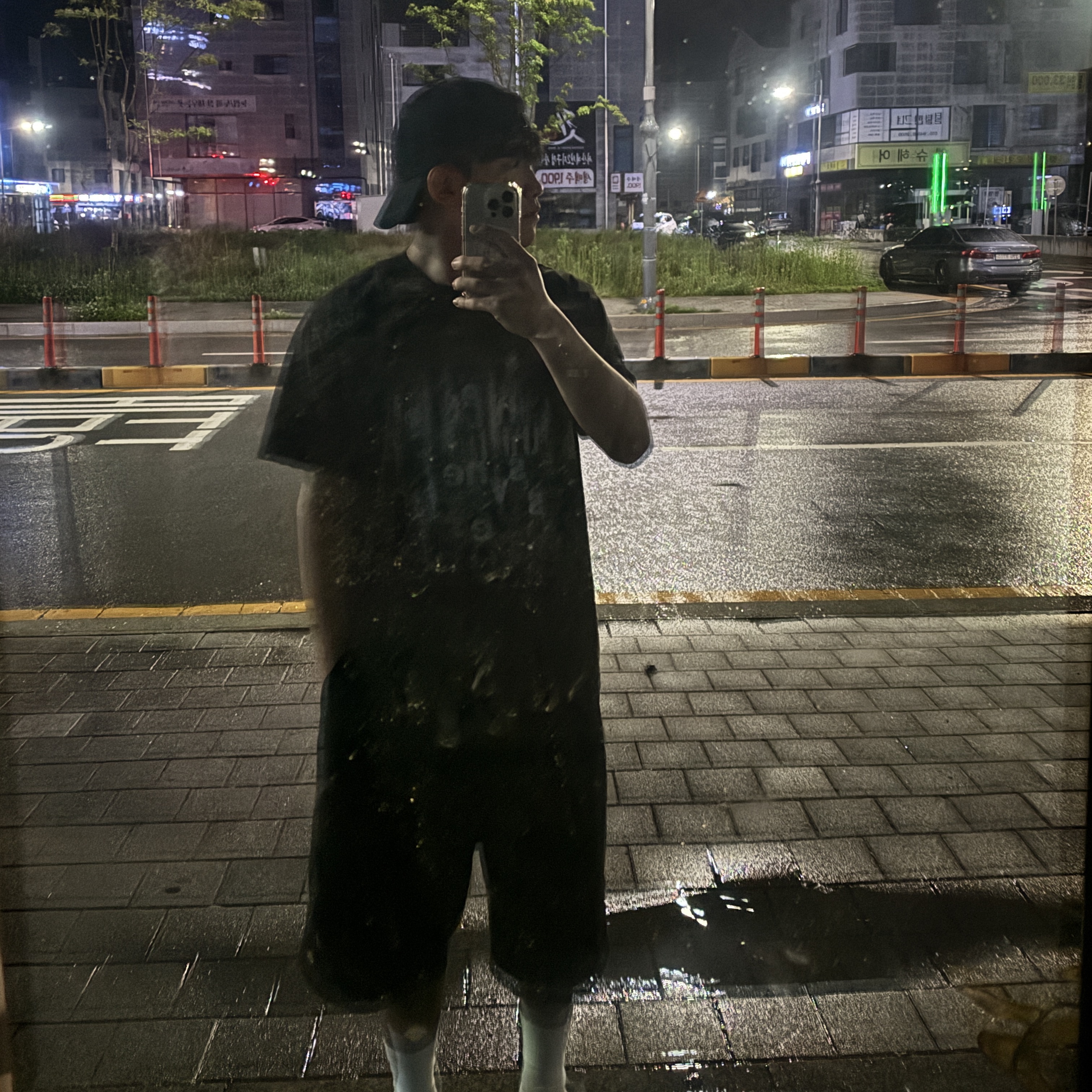 Dickies Loose Fit 13 Inch Flat Front Work Shorts Black, Nike Heritage 86 Futura Washed Cap Black White 착용 스타일 - 2