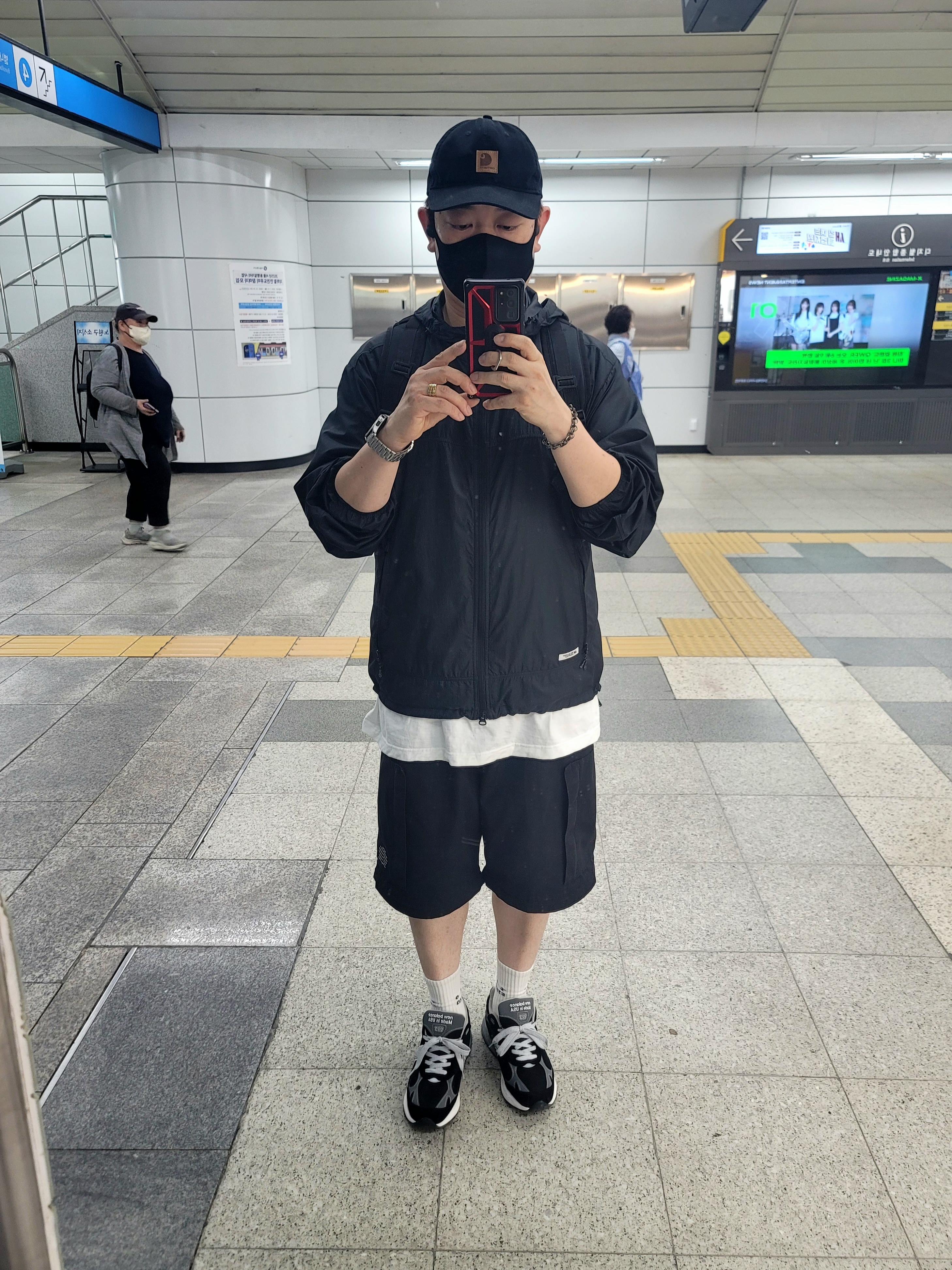 Carhartt Canvas Cap Black, New Balance 993 Made in USA Black - D Standard 착용 스타일