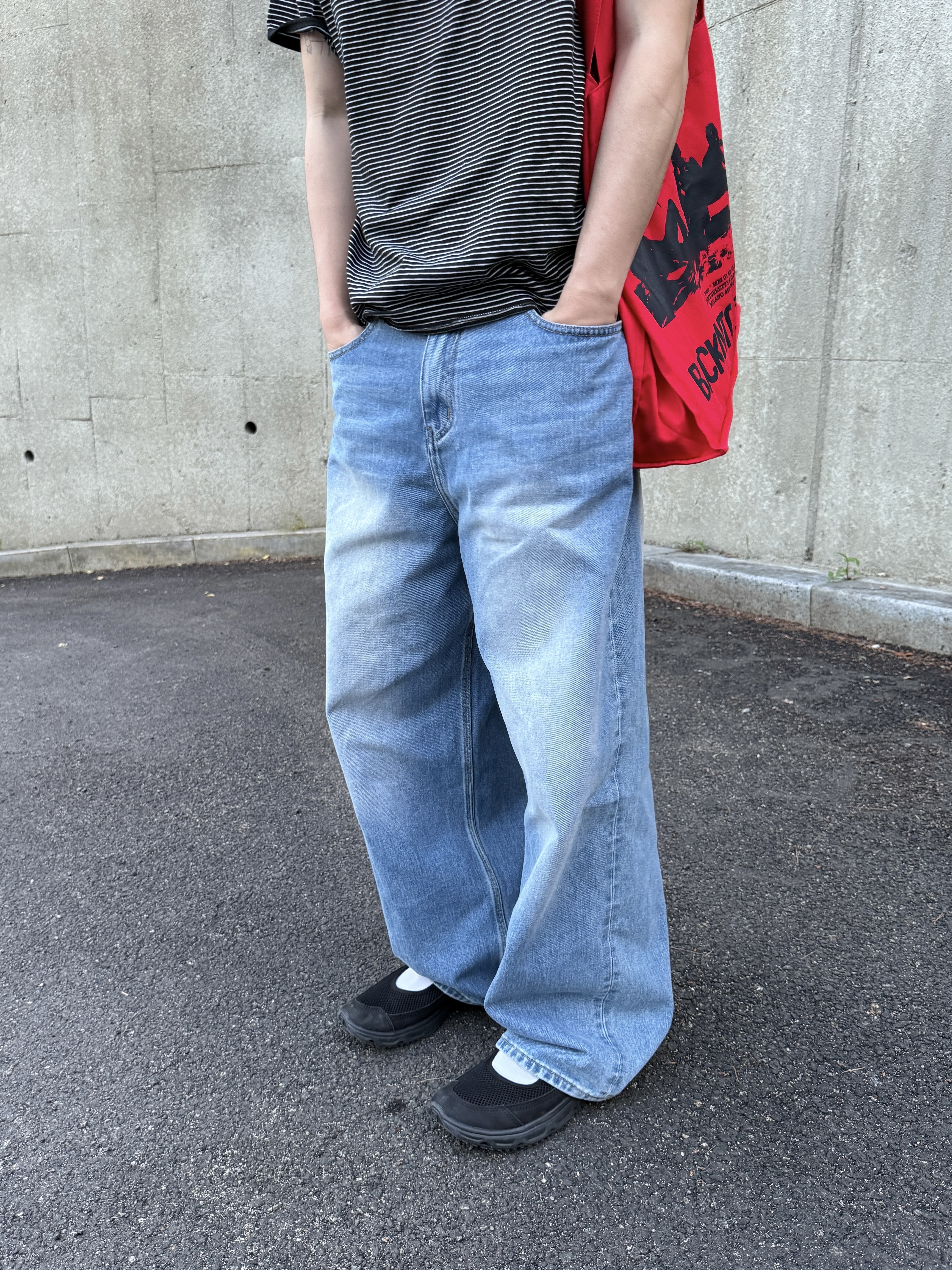 noun Wide Denim Pants Mid Blue 착용 스타일 - 6