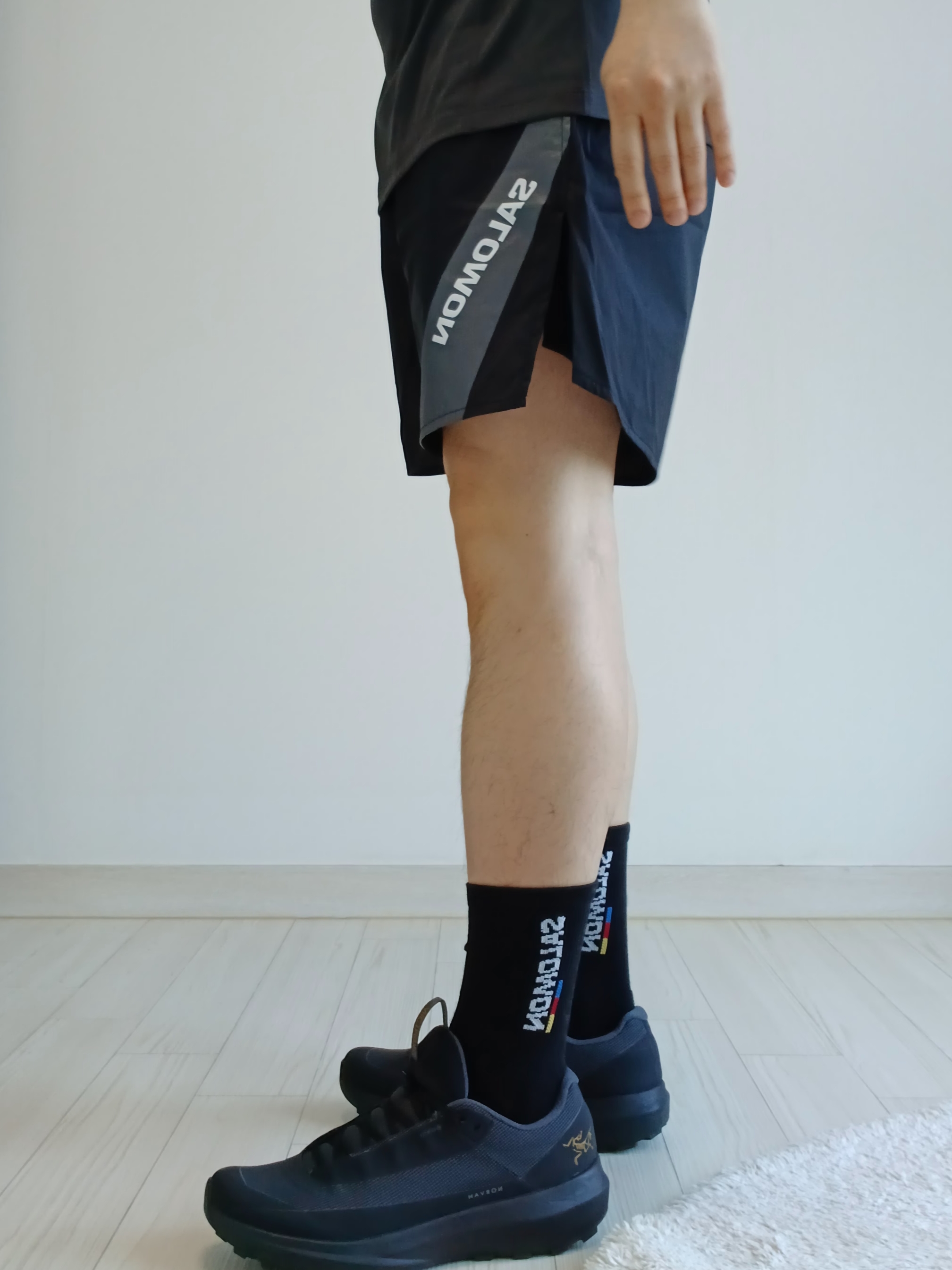 Arc'teryx Norvan LD 4 GTX Black, Arc'teryx Motus Arcword Crew SS T-Shirt Black Heather 착용 스타일 - 5