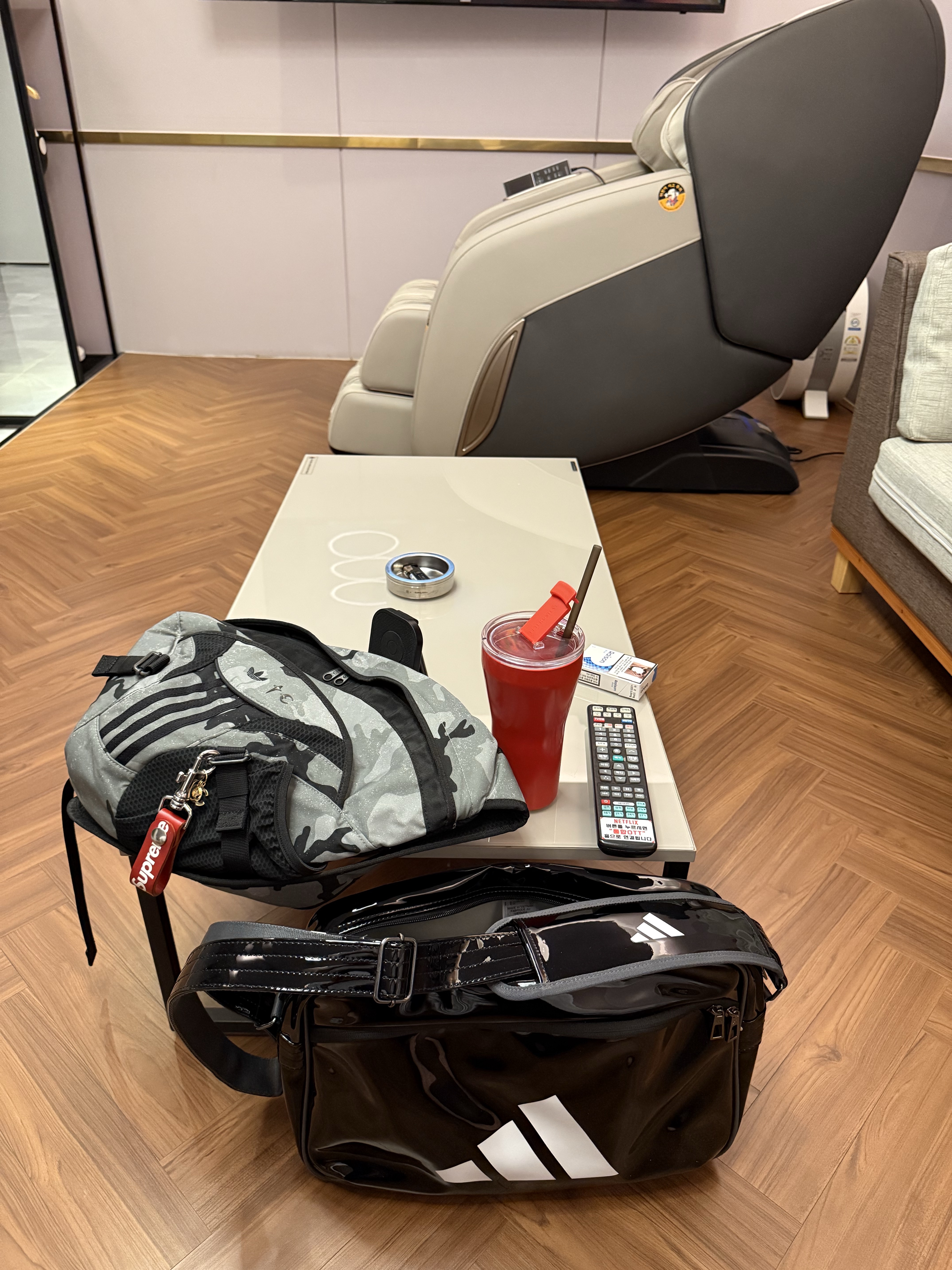 Supreme x The North Face Split 6-Panel Black - 24SS, Adidas x Thug Club Bag Black 착용 스타일 - 3