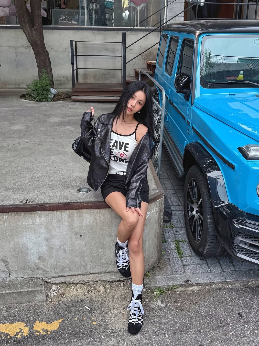 GRAILZ Leave Me Sleeveless Black 착용 스타일 - 4