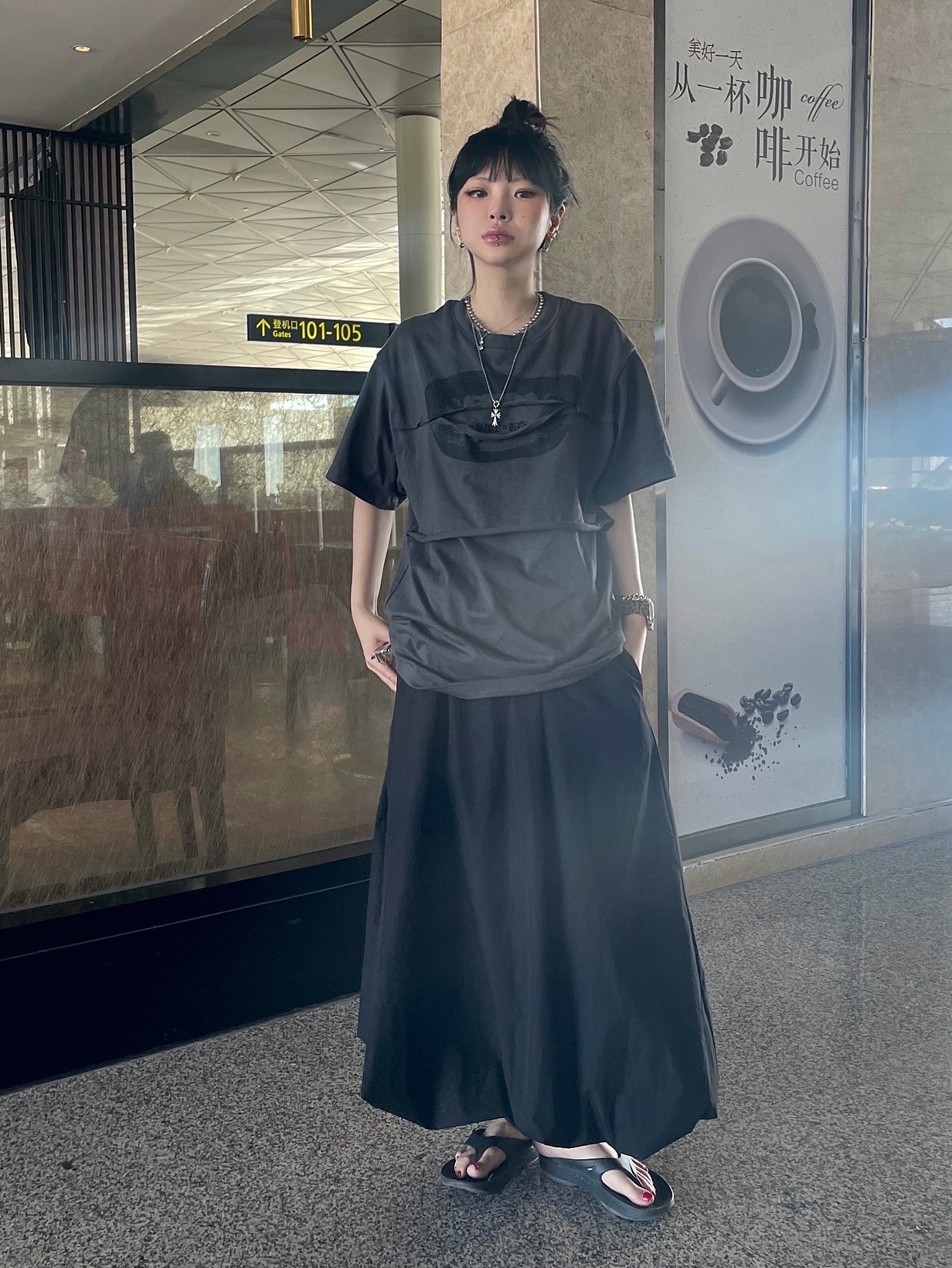 Oofos OOriginal Black 착용 스타일