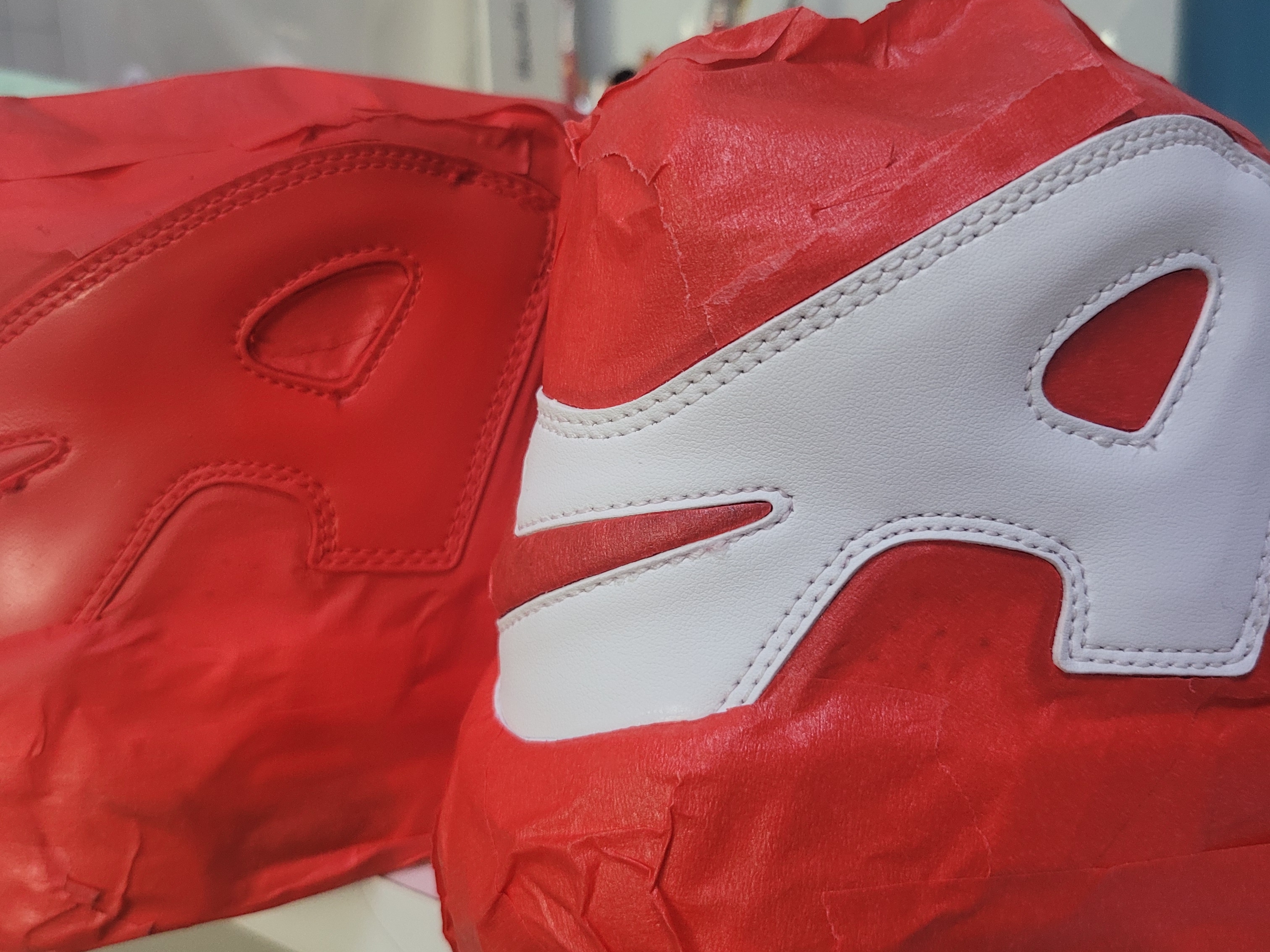 Nike Air More Uptempo White Varsity Red 2018 착용 스타일 - 5