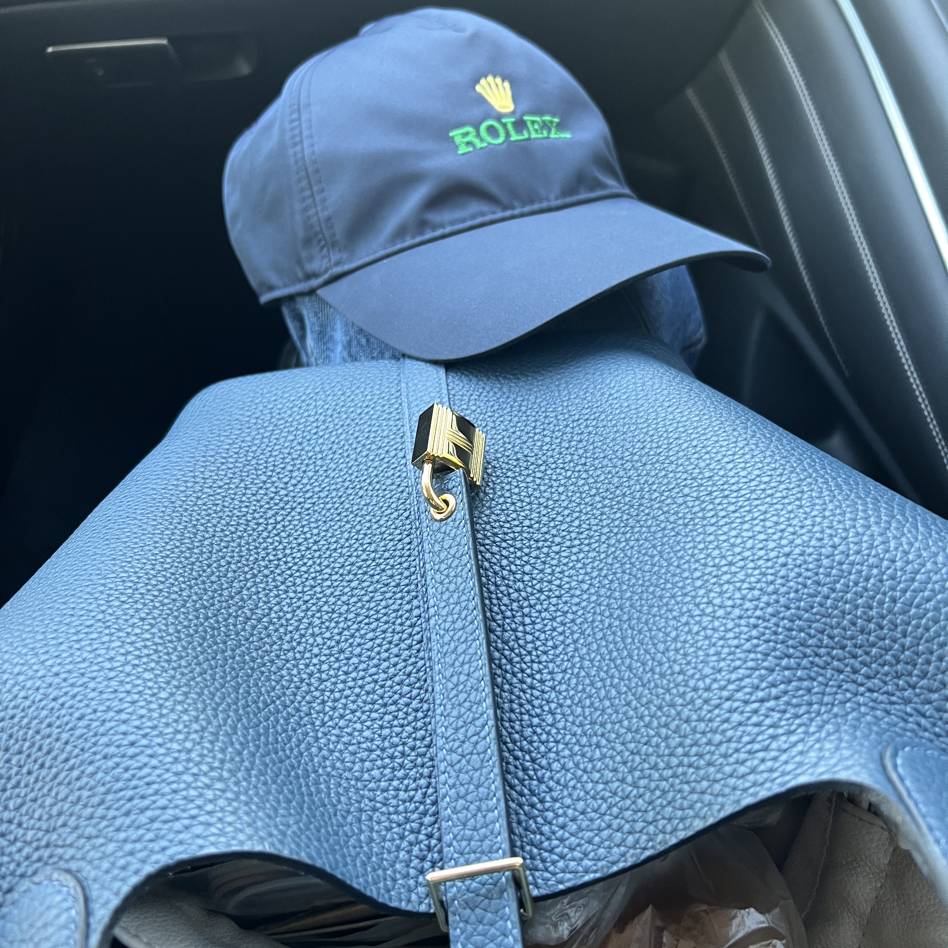 Hermes Picotin Lock 22 Bag Clemence & Palladium Bleu De Prusse 착용 스타일
