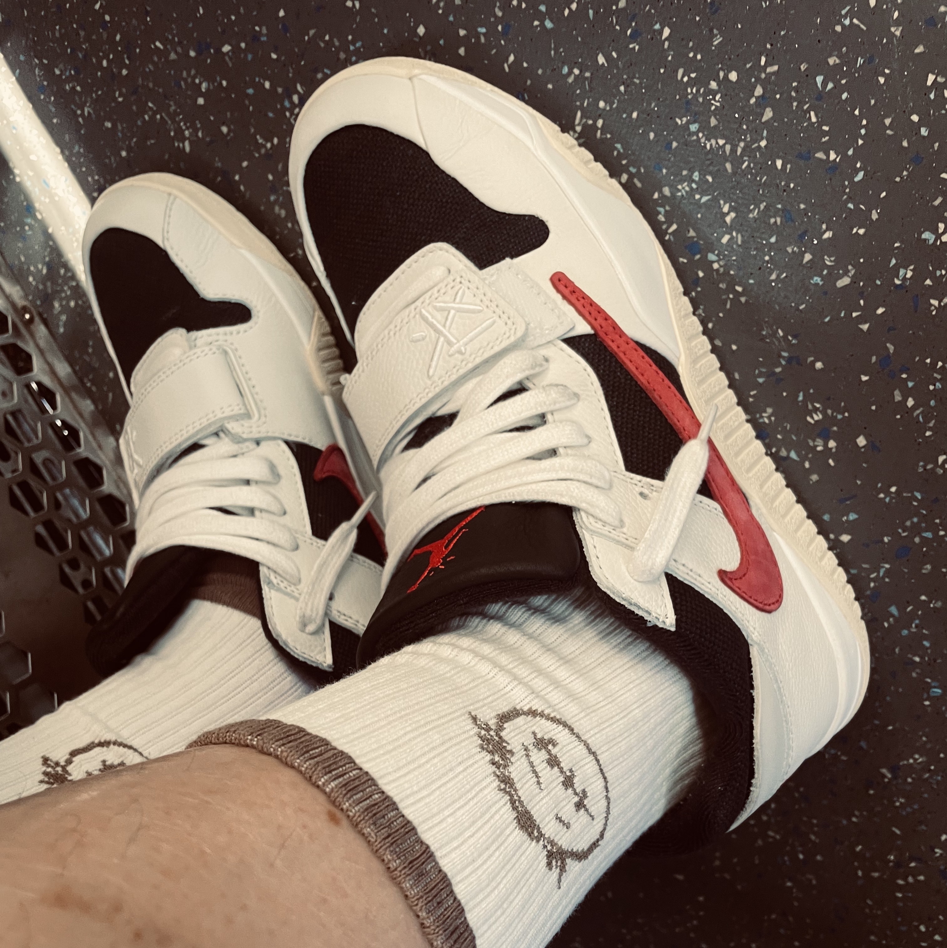 Jordan 1 x Union Retro High OG Chicago Shadow, Gucci x Adidas Interlocking G Ring Silver 착용 스타일 - 3