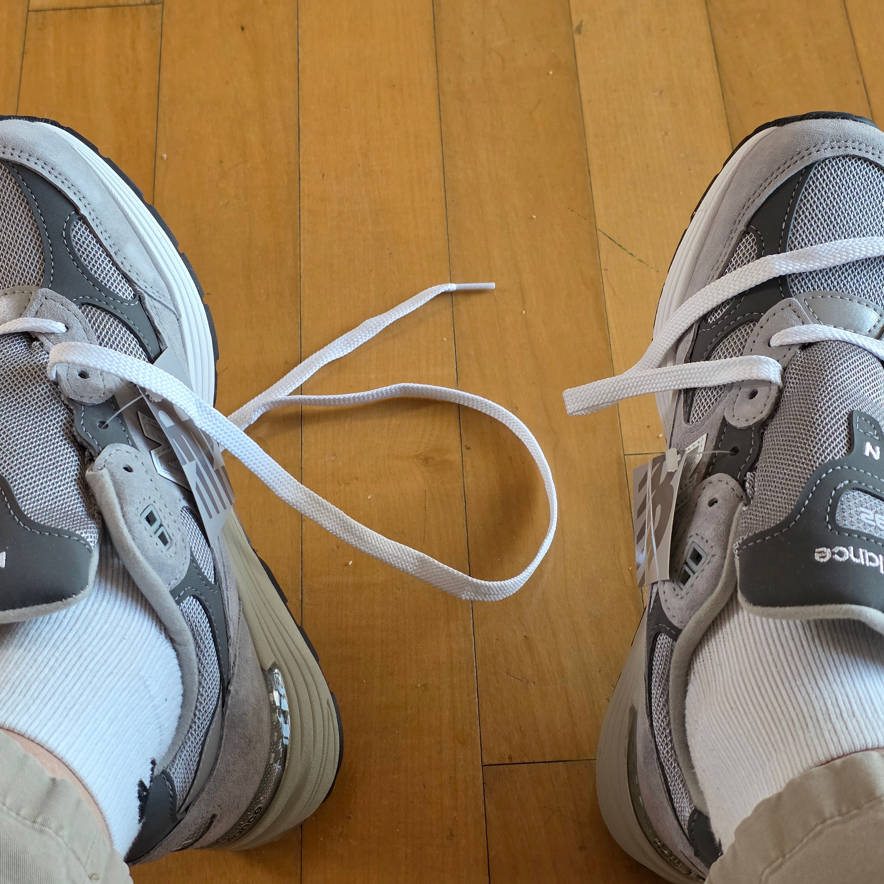 New Balance 992 Made in USA Core Grey Silver Metallic 착용 스타일 - 10