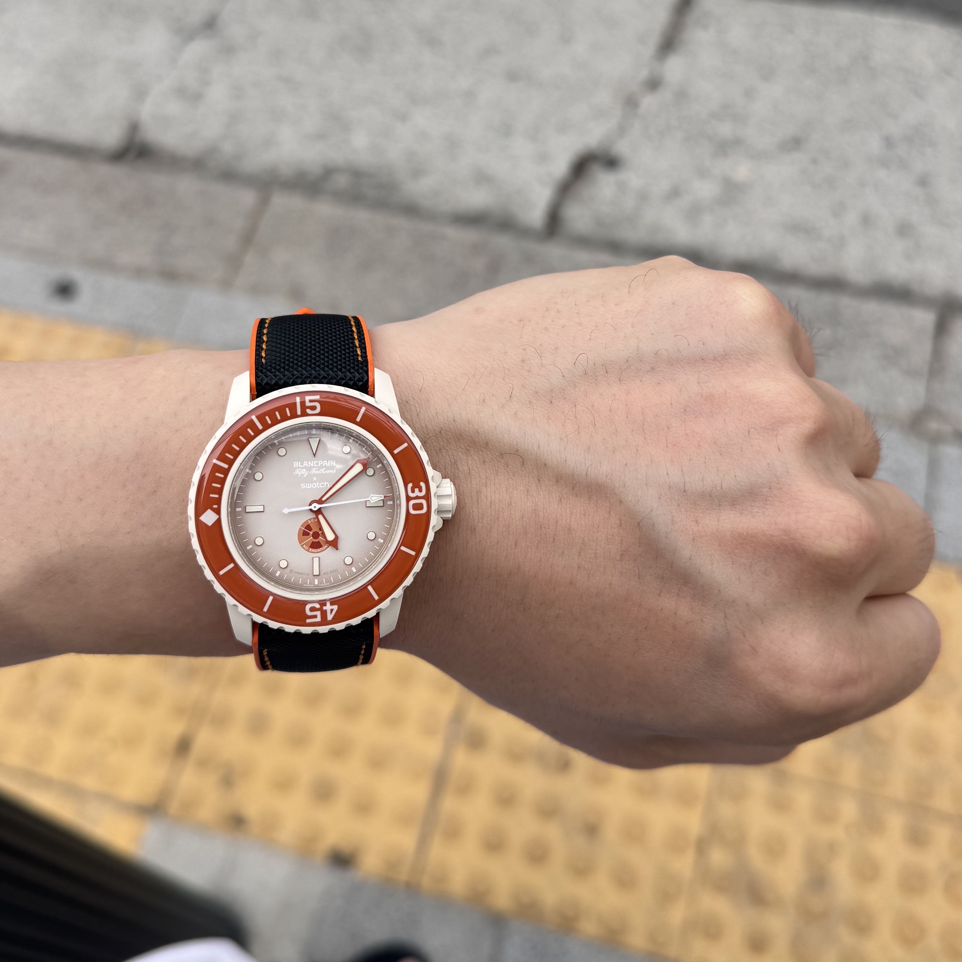 Swatch x Blancpain Bioceramic Arctic Ocean 착용 스타일