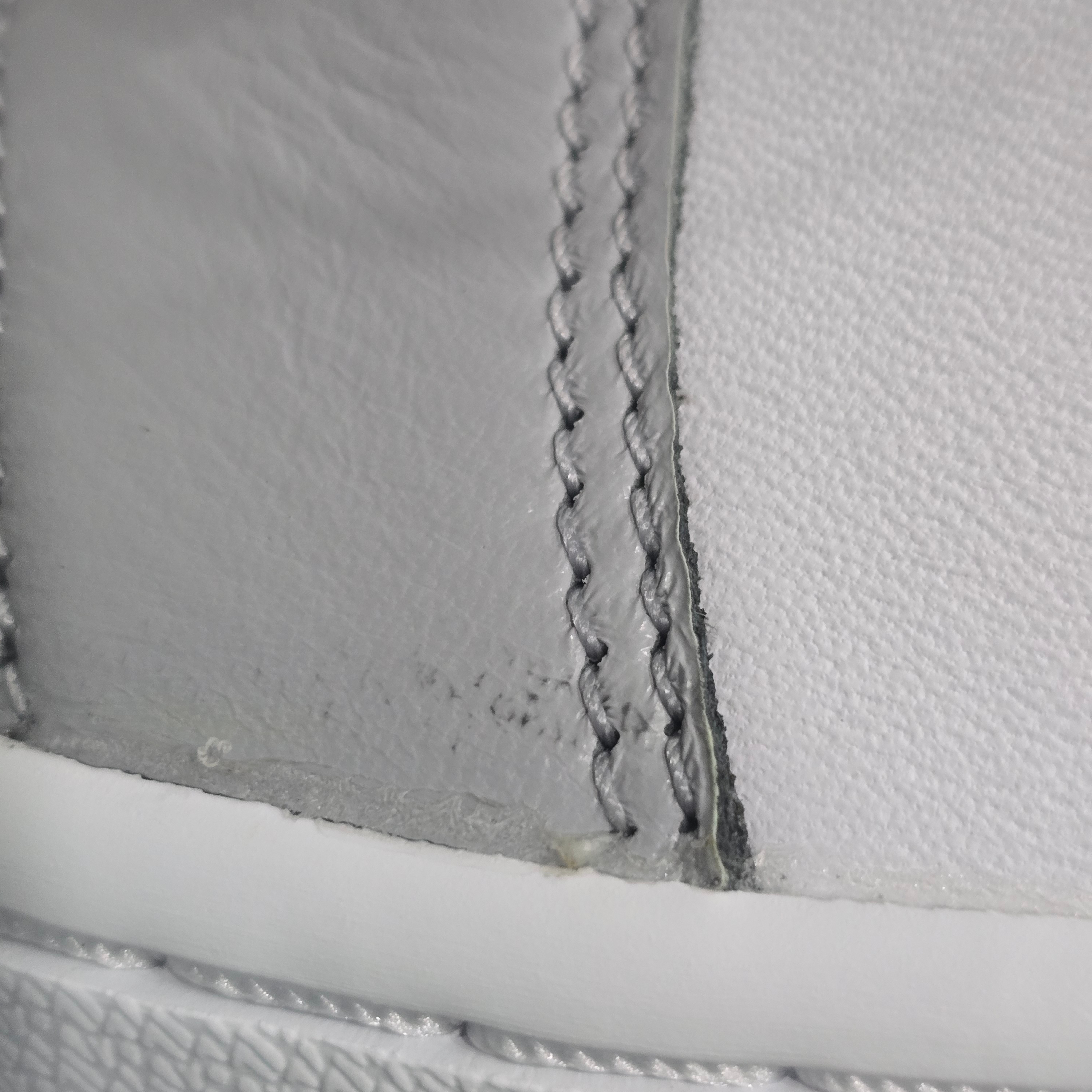 Jordan 1 Retro Low OG Wolf Grey and White 착용 스타일 - 4