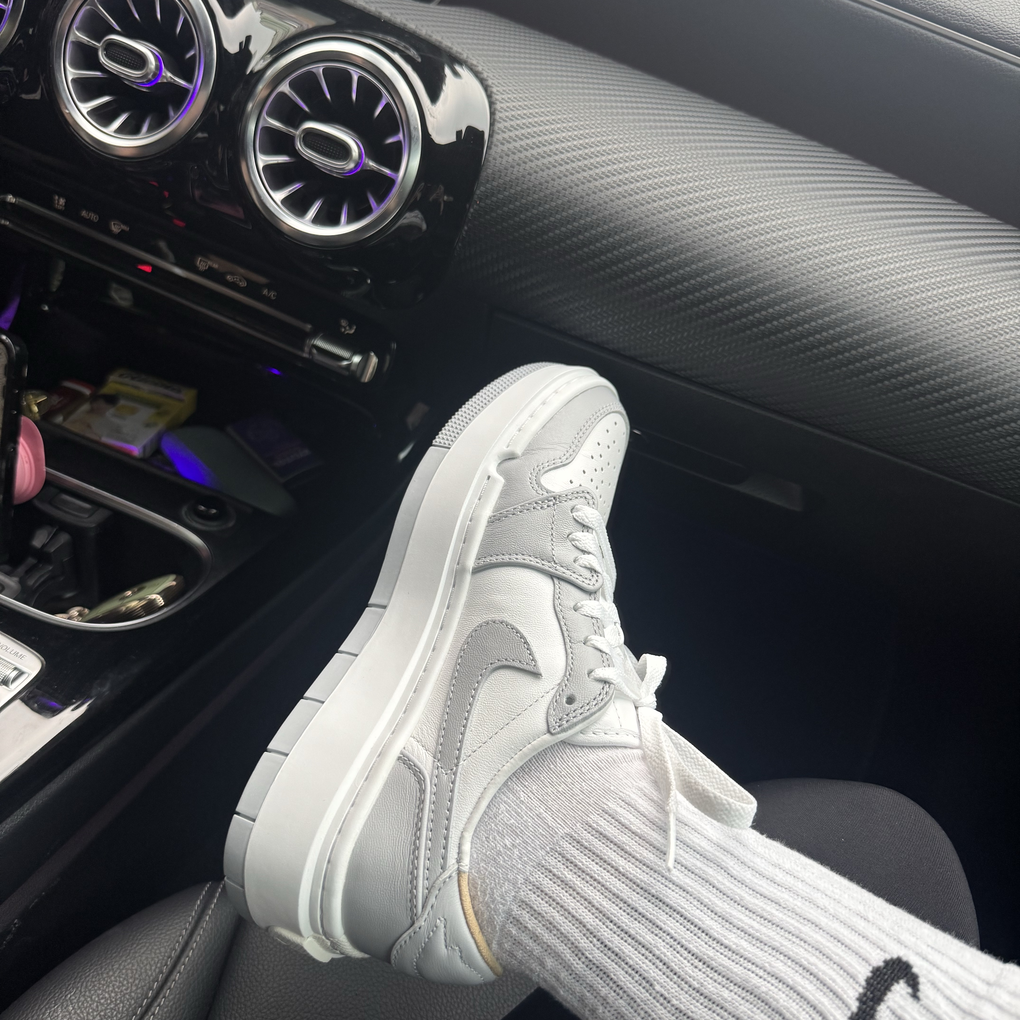 (W) Jordan 1 Elevate Low White and Wolf Grey 착용 스타일