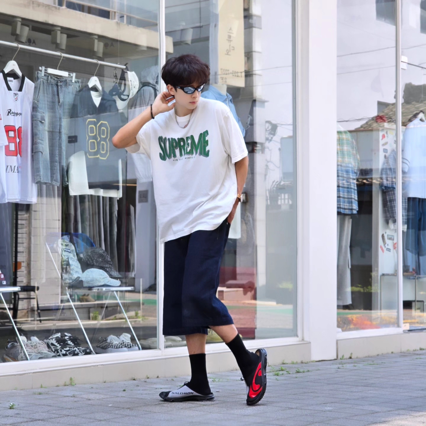 Supreme Flocked Washed S/S Top White - 25SS, Salomon RX Slide 3.0 Seasonal Black Fiery Red 착용 스타일 - 3