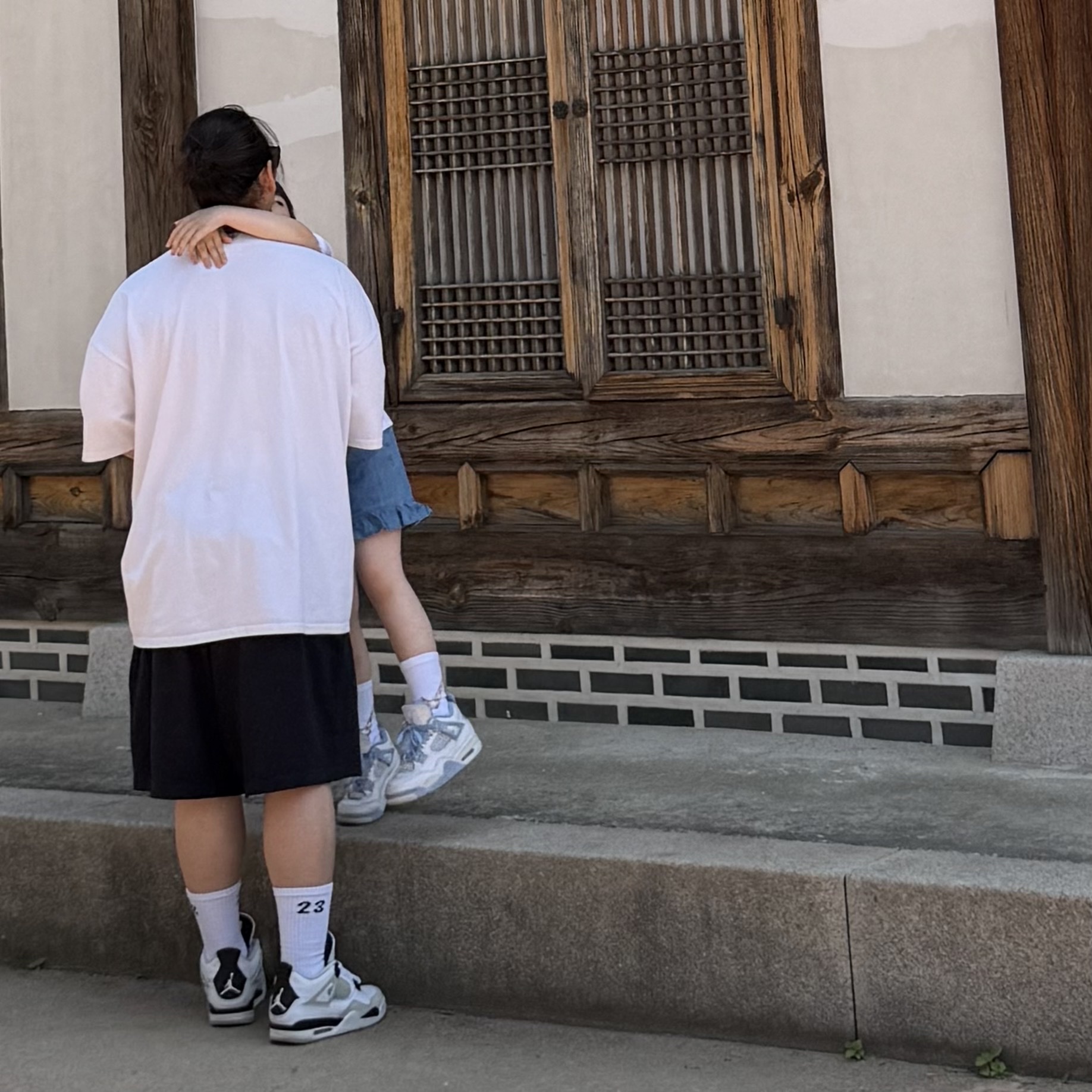 Jordan 4 Retro White and Black, (W) Jordan 4 Retro Aluminum 착용 스타일 - 1