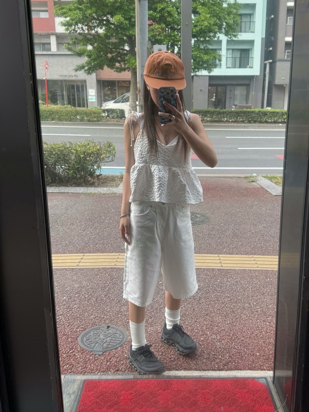 Hello Sunrise Washed Two Tone Logo 6Panel Cap Brown 착용 스타일