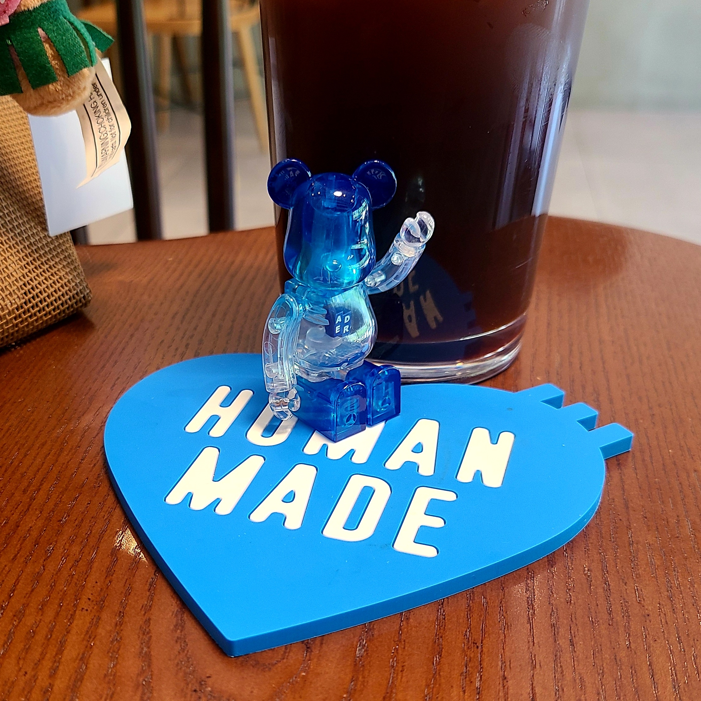 Bearbrick x Ader Error 100%, Human Made Heart Rubber Coaster Blue 착용 스타일