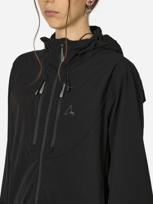Roa Technical Windbreaker Jacket Black 착용 스타일 - 4