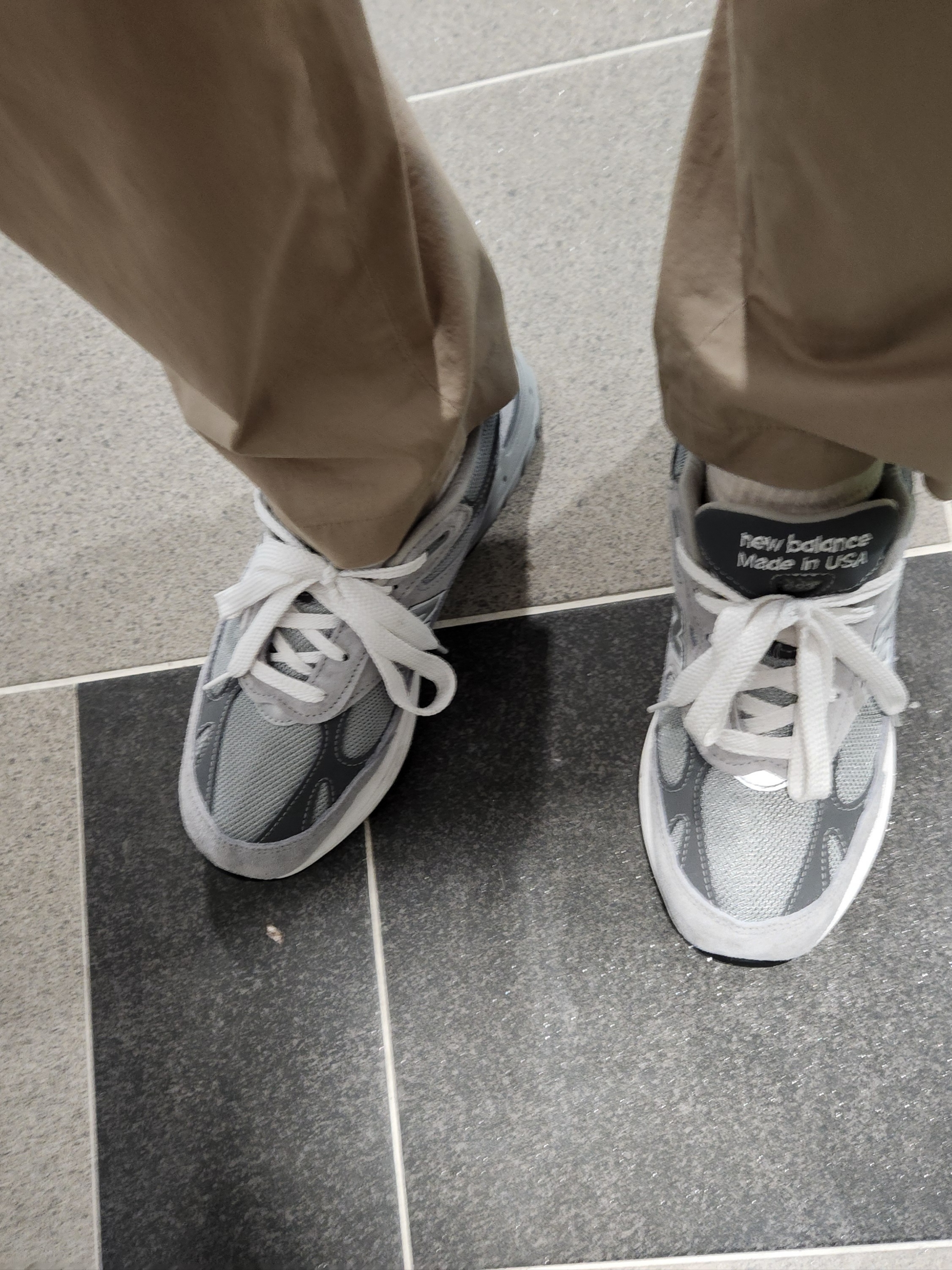 (W) New Balance 993 Made in USA Grey - B Standard 착용 스타일