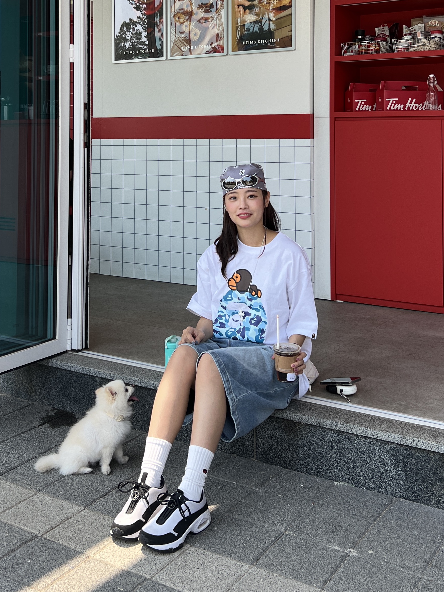 BAPE ABC Camo Milo on Big Ape T-Shirt White Blue, Oakley Eye Jacket Redux Silver Frame Prizm Black Polarized Lenses High Bridge Fit 착용 스타일 - 2