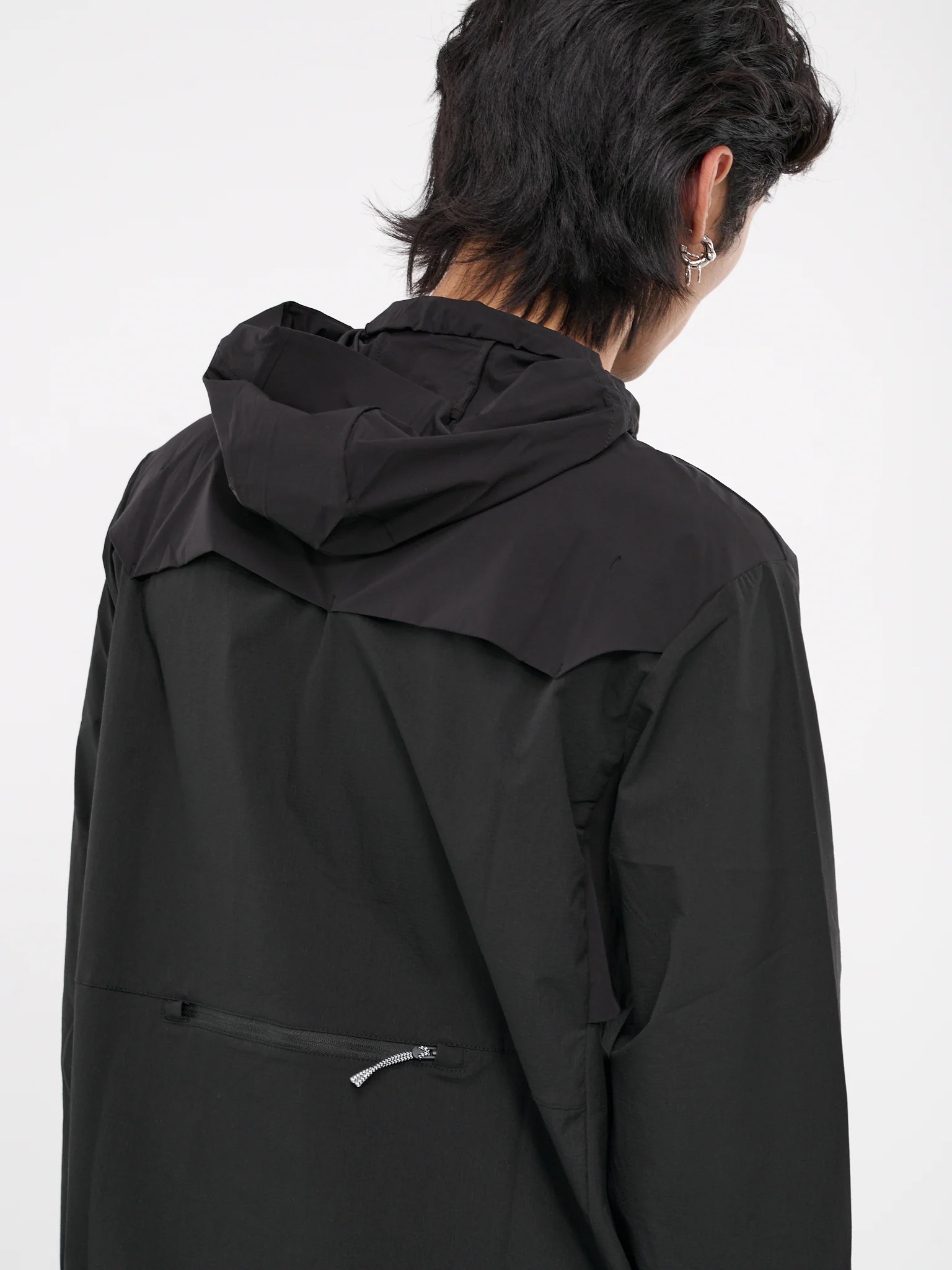 Roa Technical Windbreaker Jacket Black 착용 스타일 - 3