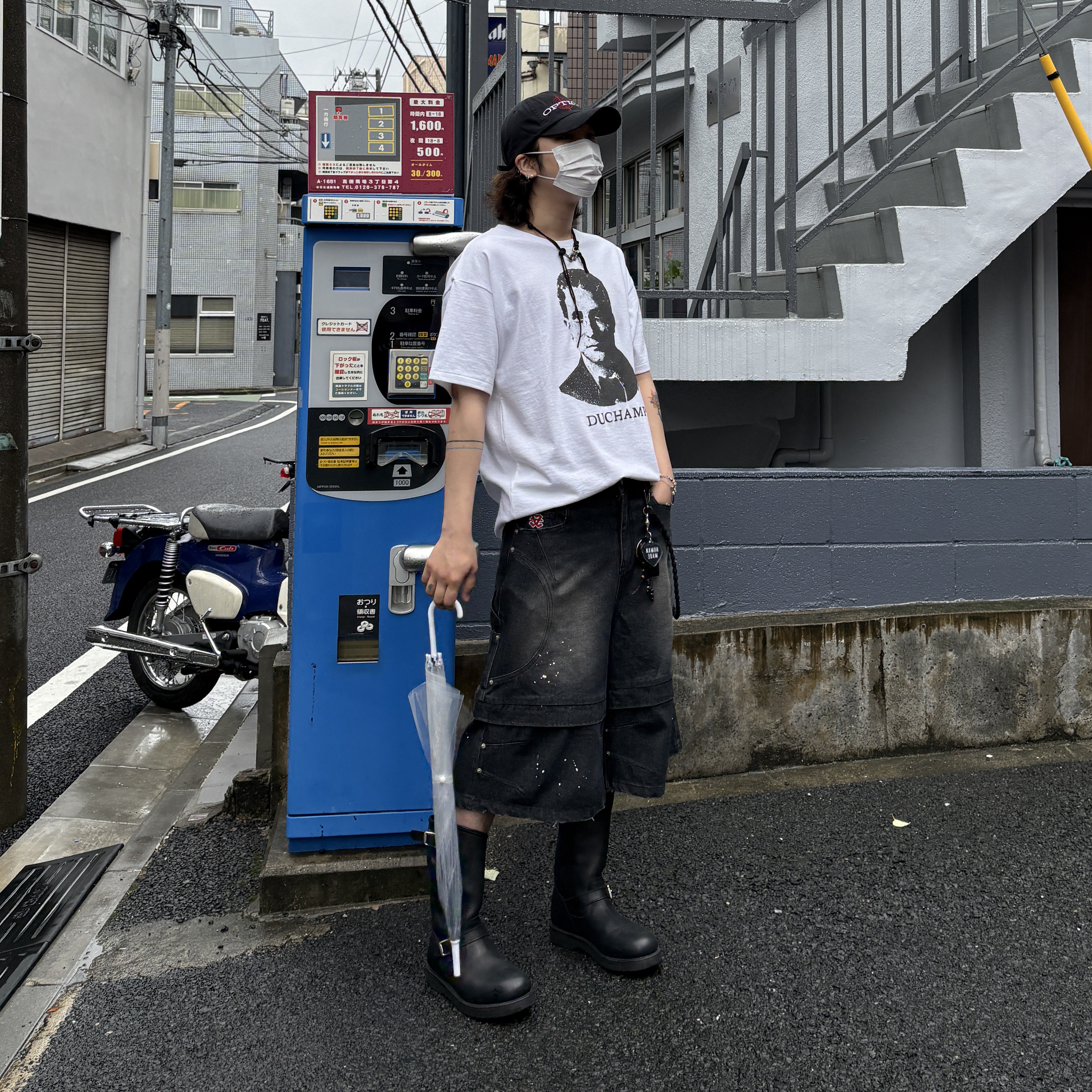Flavorism Incision Bermuda Denim Pants Black 착용 스타일
