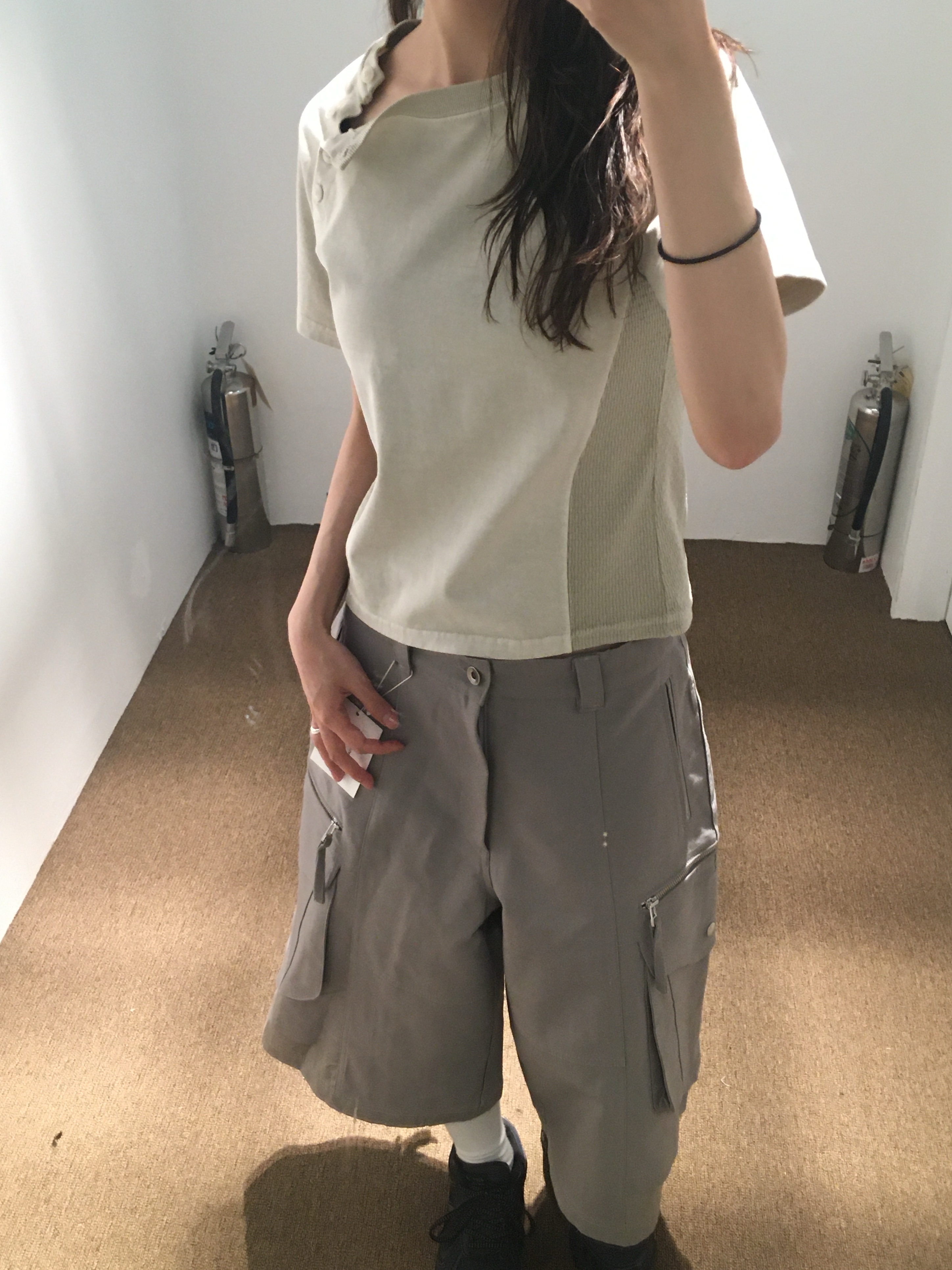 New Balance 410v5 Black - 2E Wide, Ignota Core:12 Cord Cargo Shorts Light Grey 착용 스타일