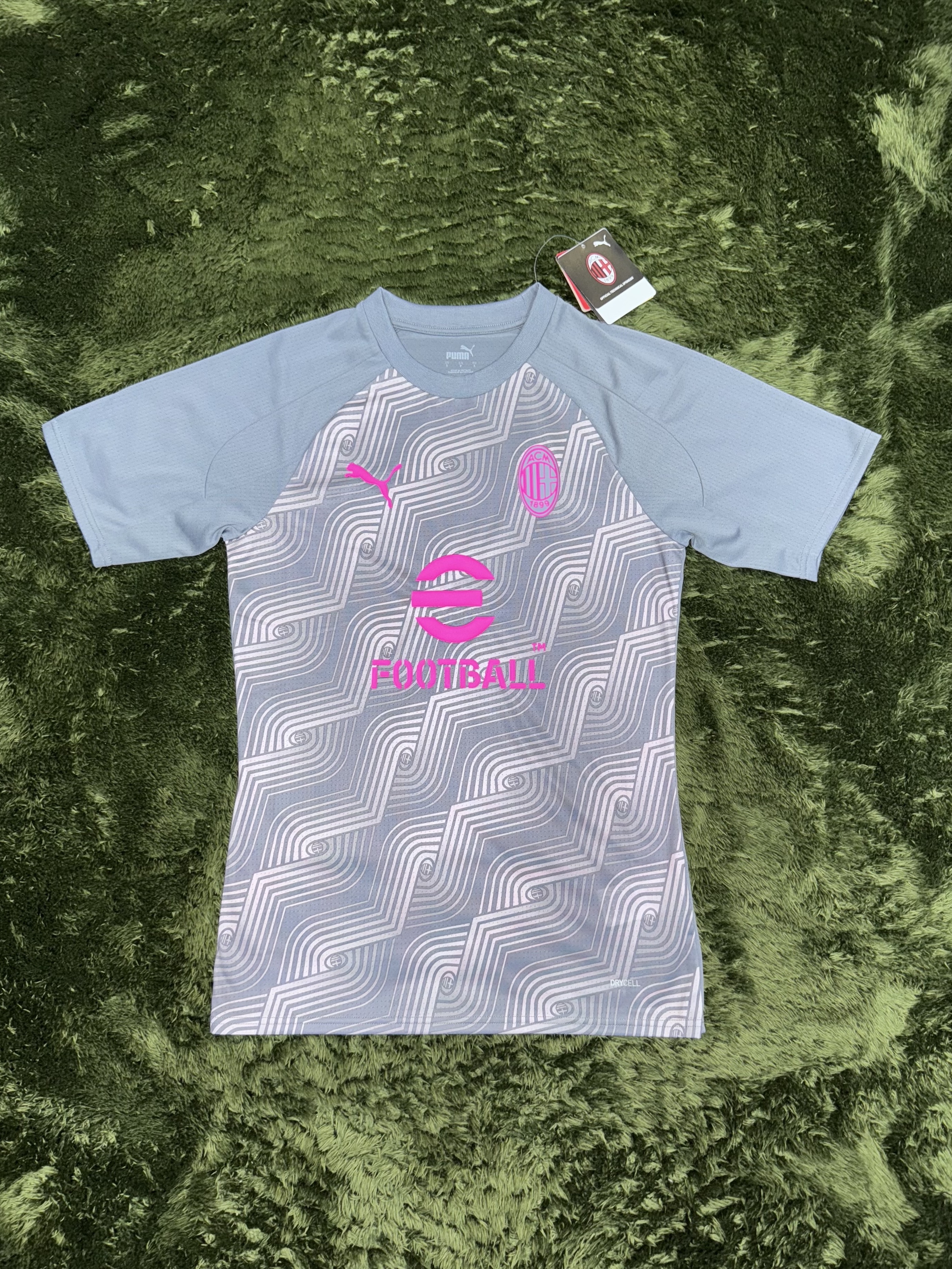 Puma AC Milan 2023/24 Prematch Football Jersey Gray Tile Ravish (Non Marking Ver.) 착용 스타일 - 1