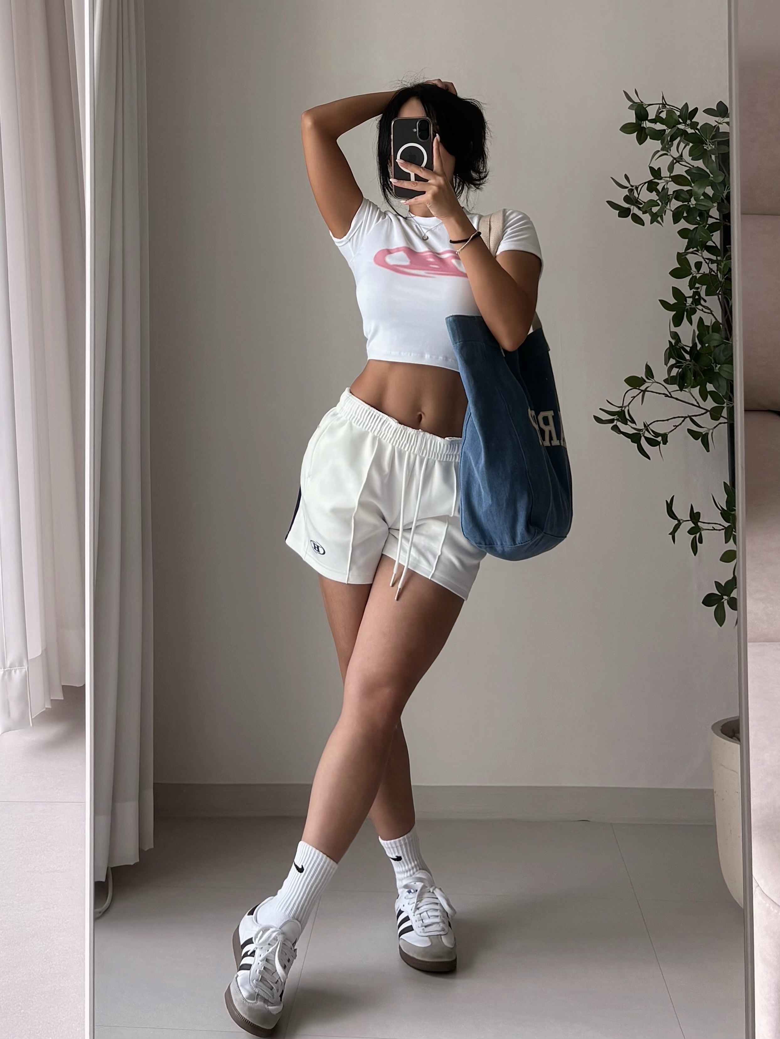 BORN TO WIN Blur Logo Crop Top Ivory, BORN TO WIN Track Line Pin Tuck Jersey Shorts Ivory 착용 스타일