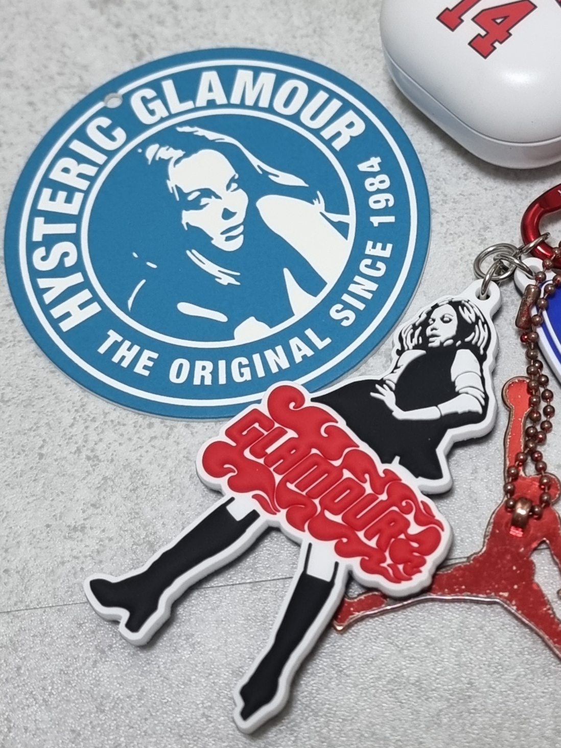 Hysteric Glamour HG. INC. T-Shirt Orange, Jordan 1 Retro High OG Patent Bred 착용 스타일 - 5