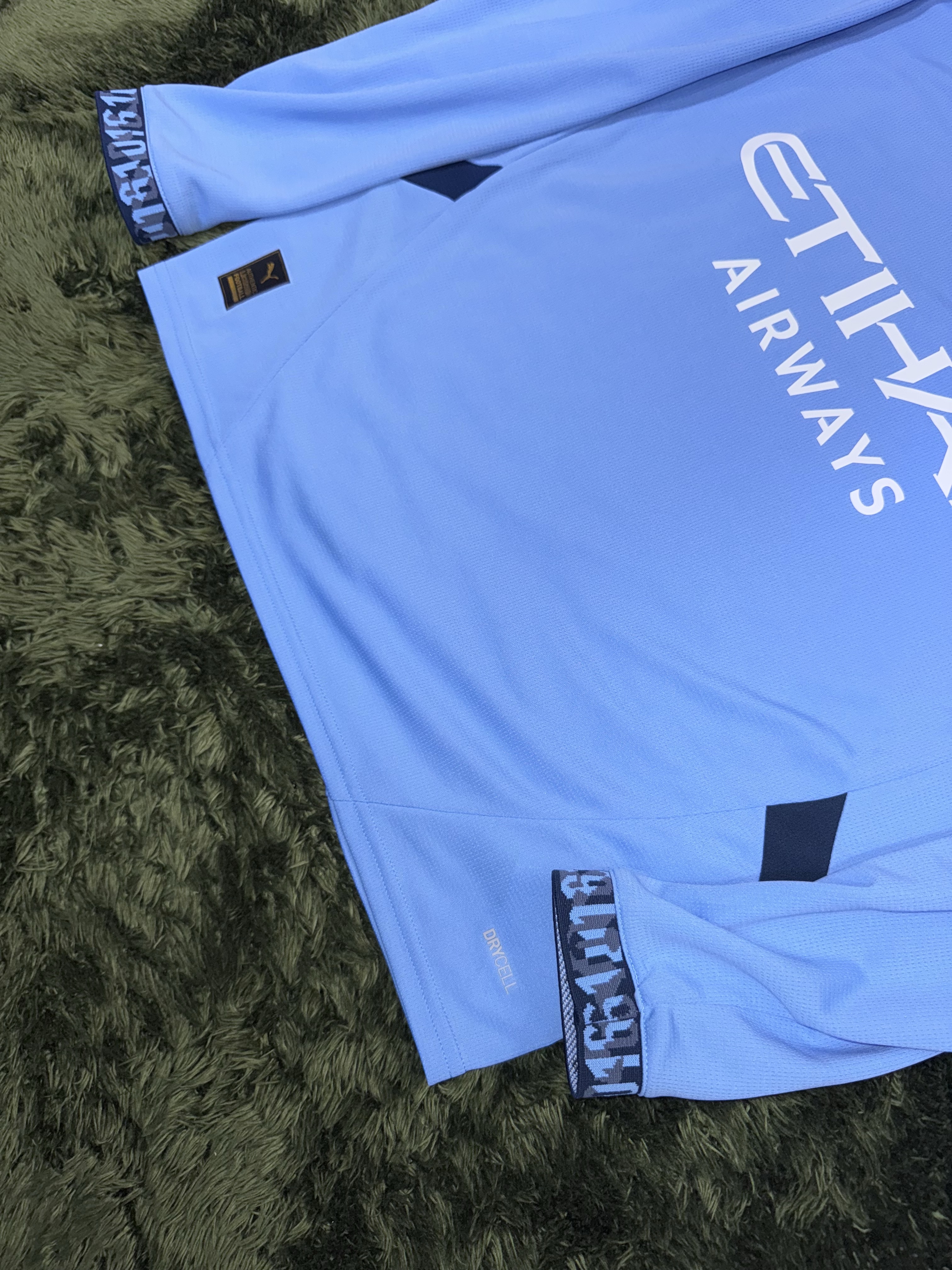 (Kids) Puma MCFC 2024/25 Home Replica LS Jersey Team Light Blue Marine Blue (Non Marking Ver.) 착용 스타일 - 5