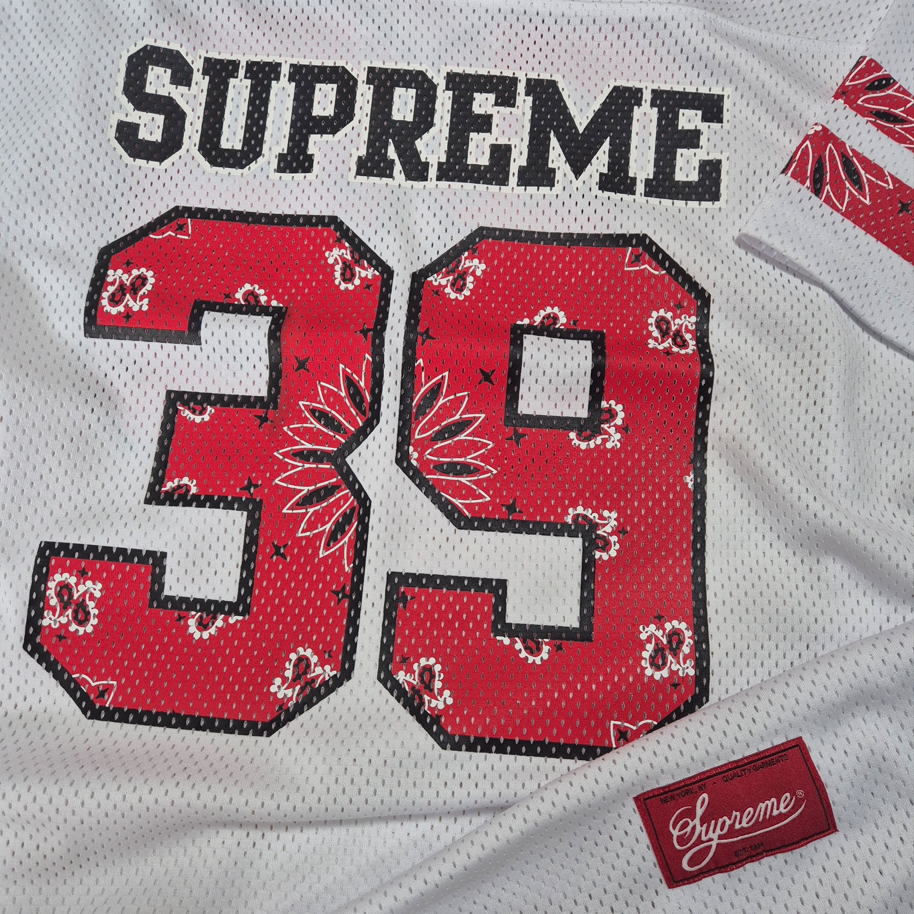 Supreme Bandana Football Jersey White - 25SS 착용 스타일