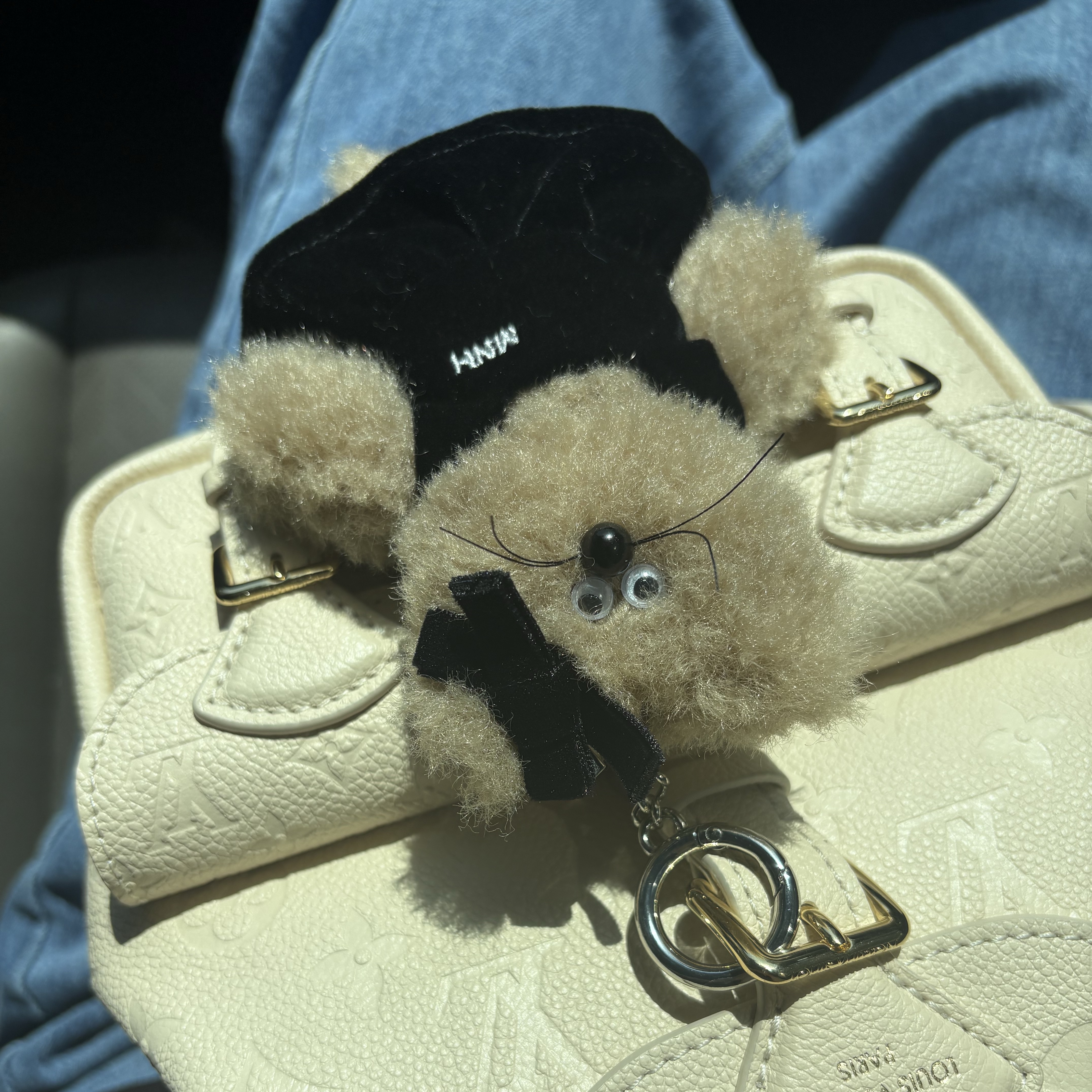 Monamhee M.N.H Friends Bebe Keyring 착용 스타일 - 2