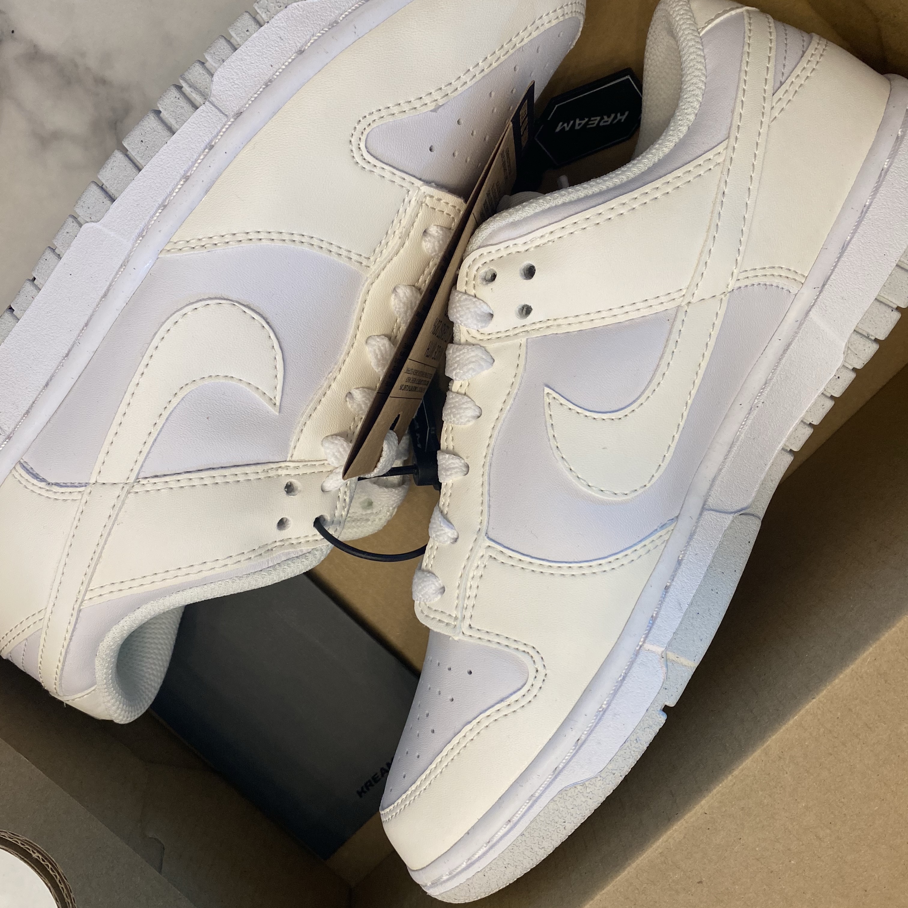 (W) Nike Dunk Low White and Sail 착용 스타일
