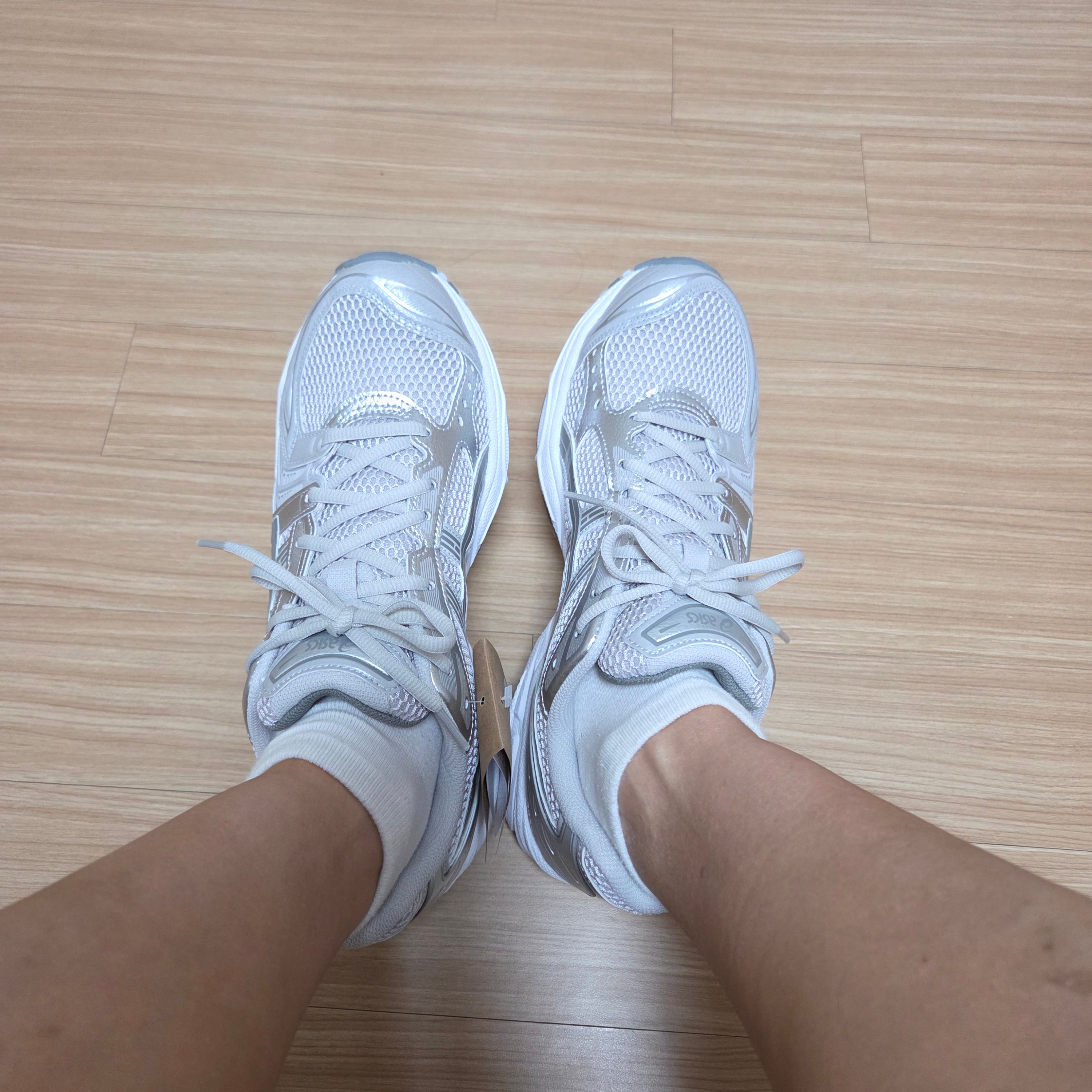 (W) Asics Gel-Kayano 14 Cloud Grey Clay Grey 착용 스타일