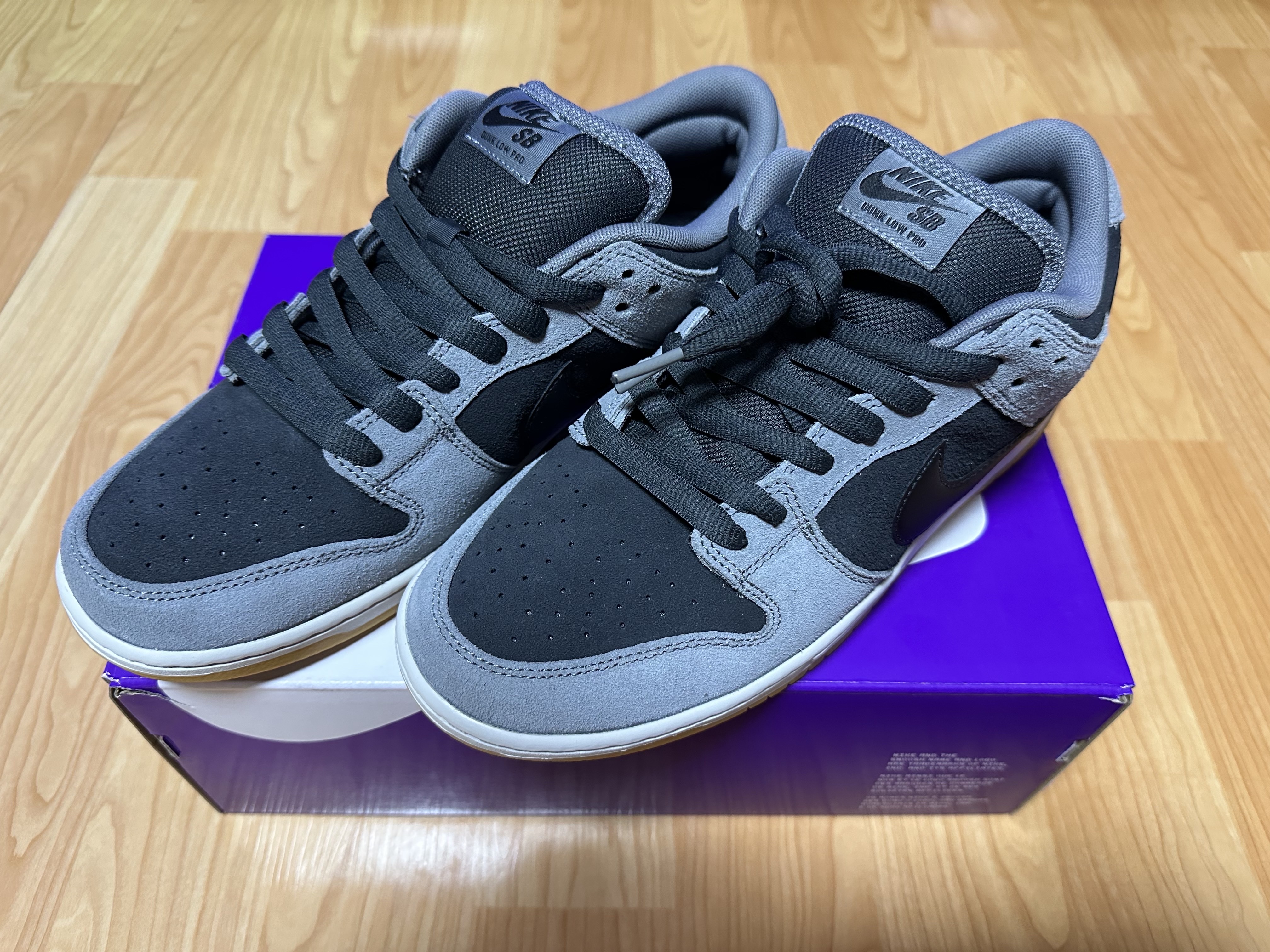 Nike SB Dunk Low Pro Black and Smoke Grey 착용 스타일