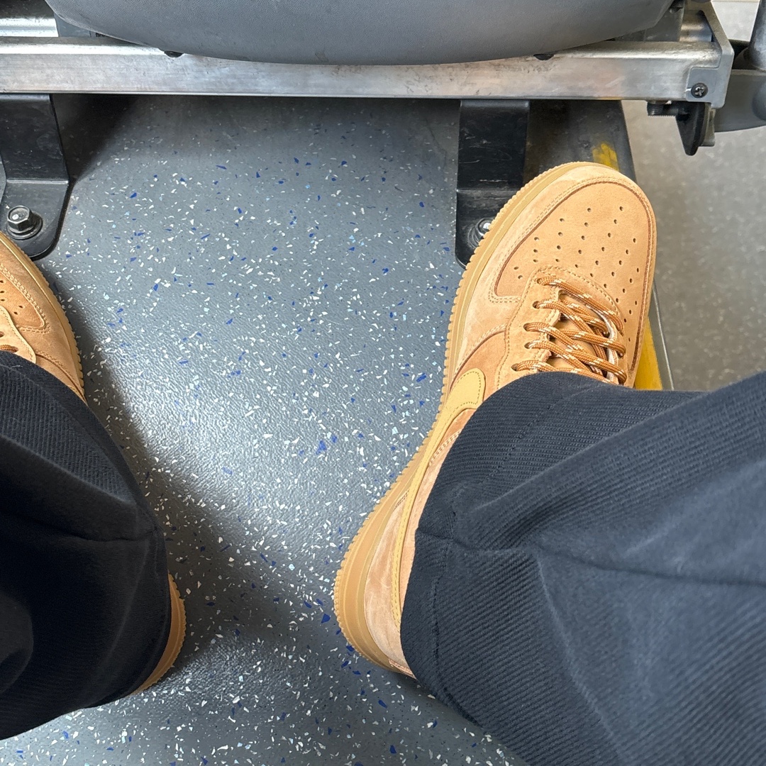 Nike Air Force 1 '07 WB Flax 착용 스타일 - 2